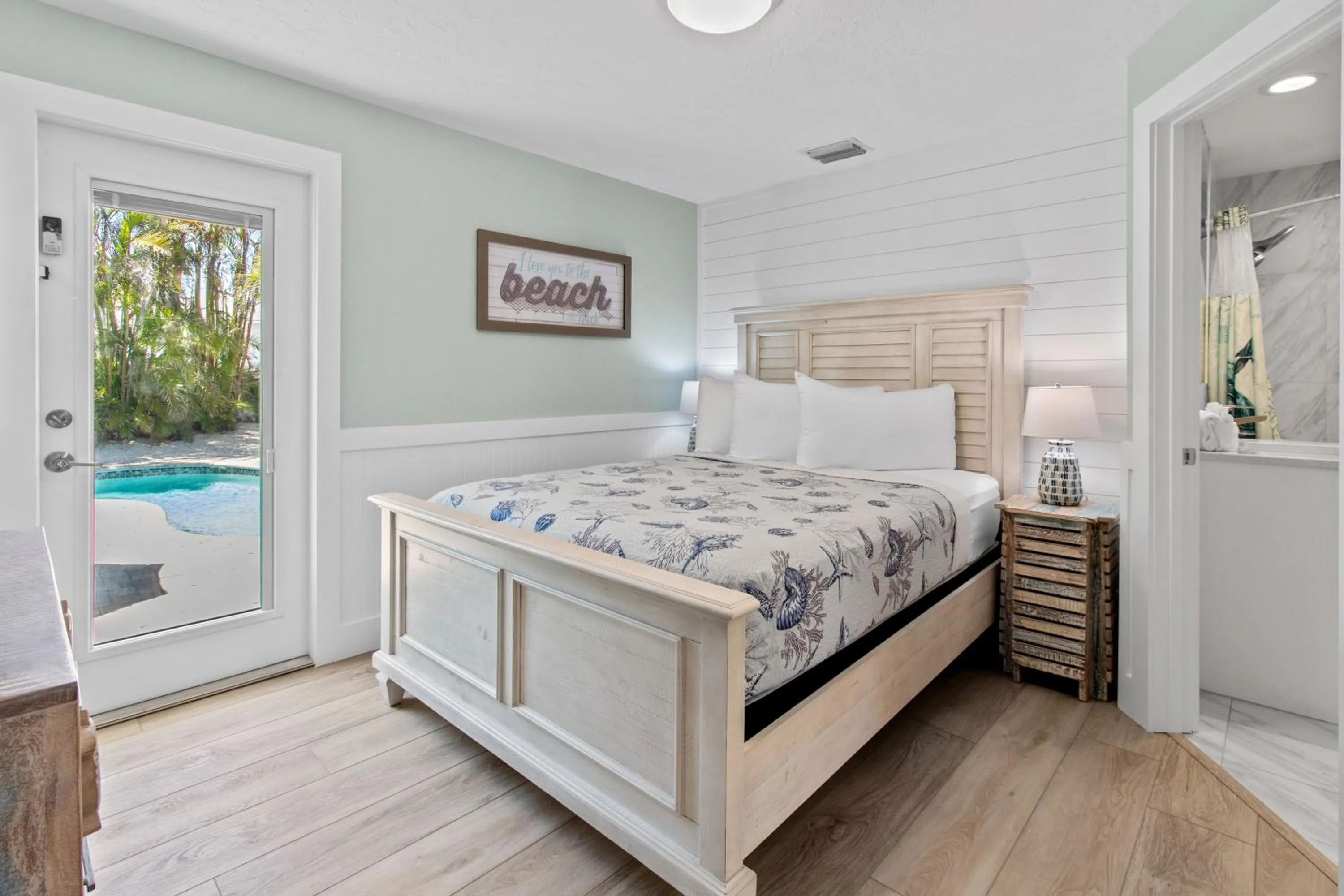 Bedroom, Bed in Siesta Key Island Rentals