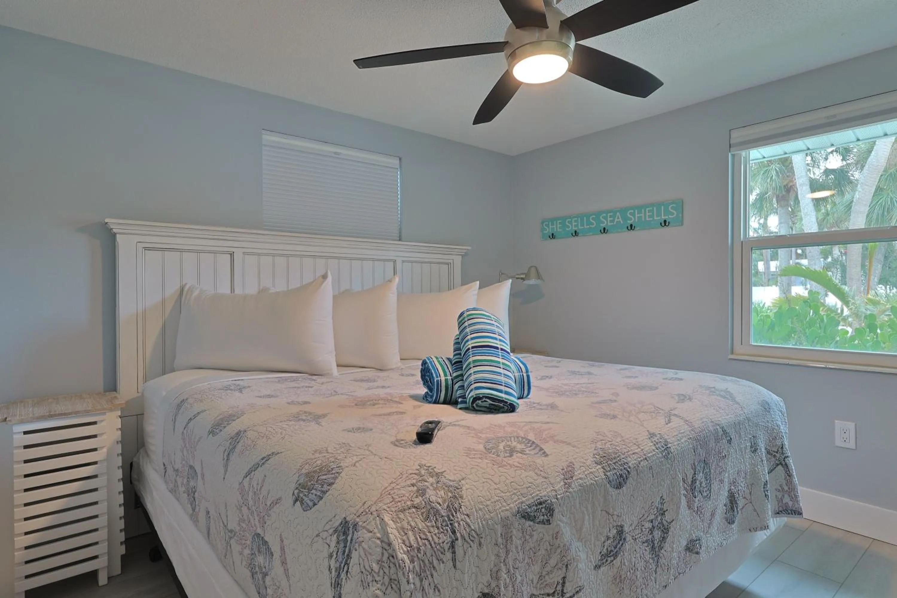 Bedroom, Bed in Siesta Key Island Rentals