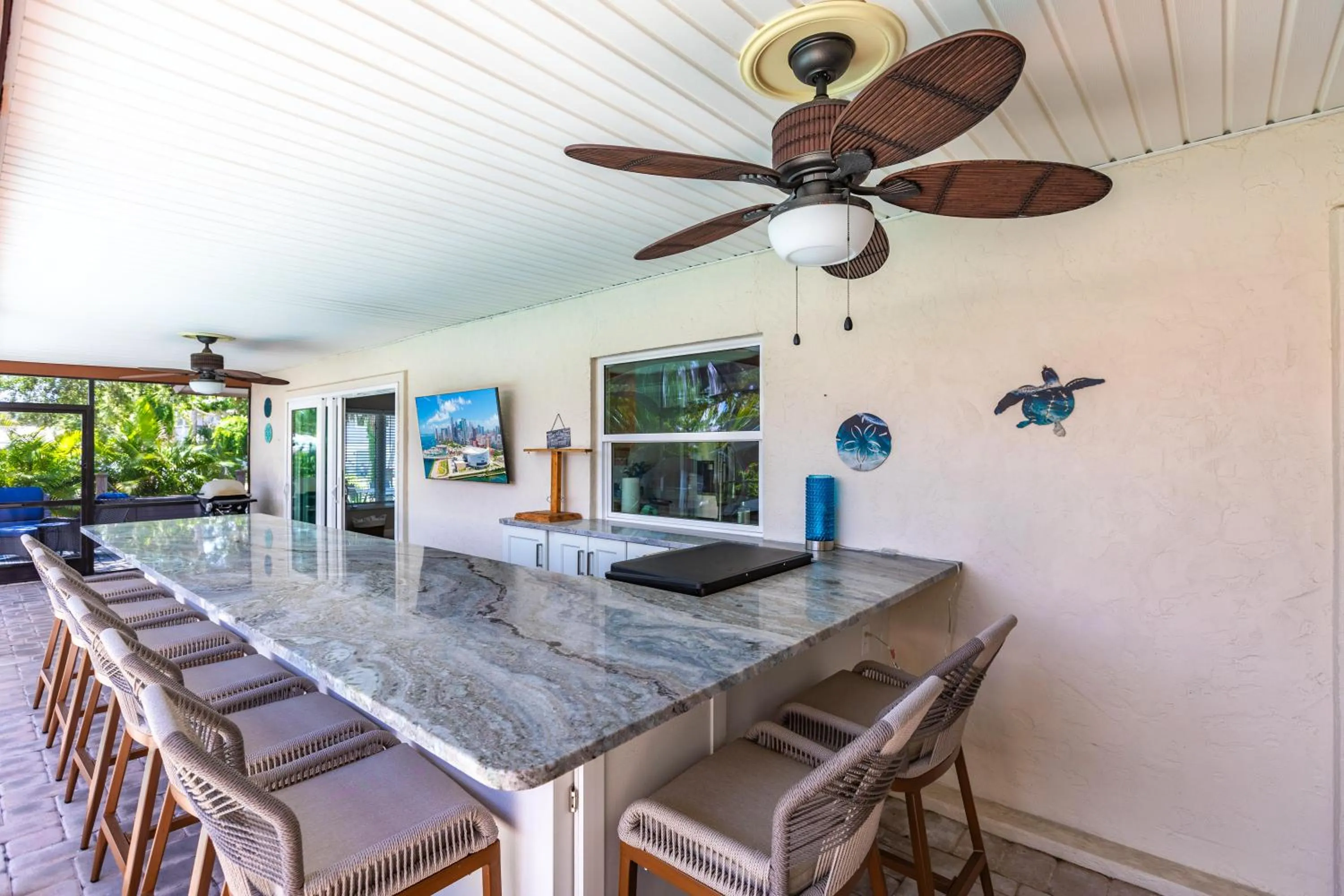 Dining area in Siesta Key Island Rentals