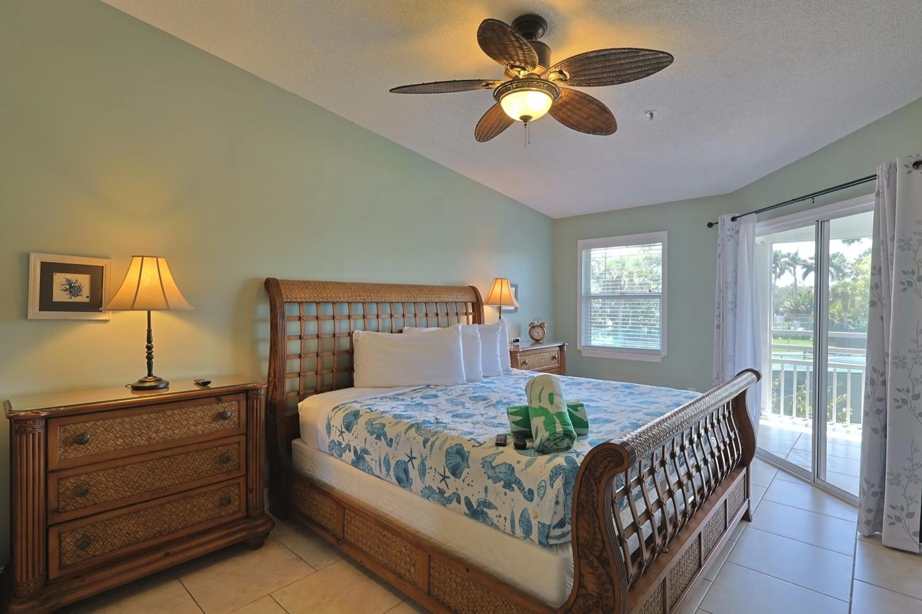 Bedroom, Bed in Siesta Key Island Rentals