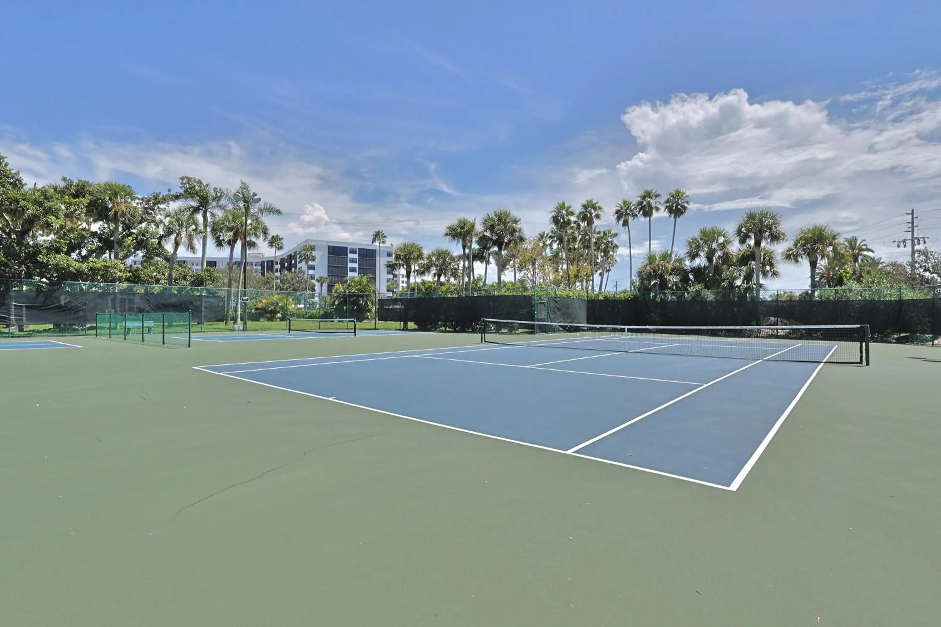 Tennis court in Siesta Key Island Rentals