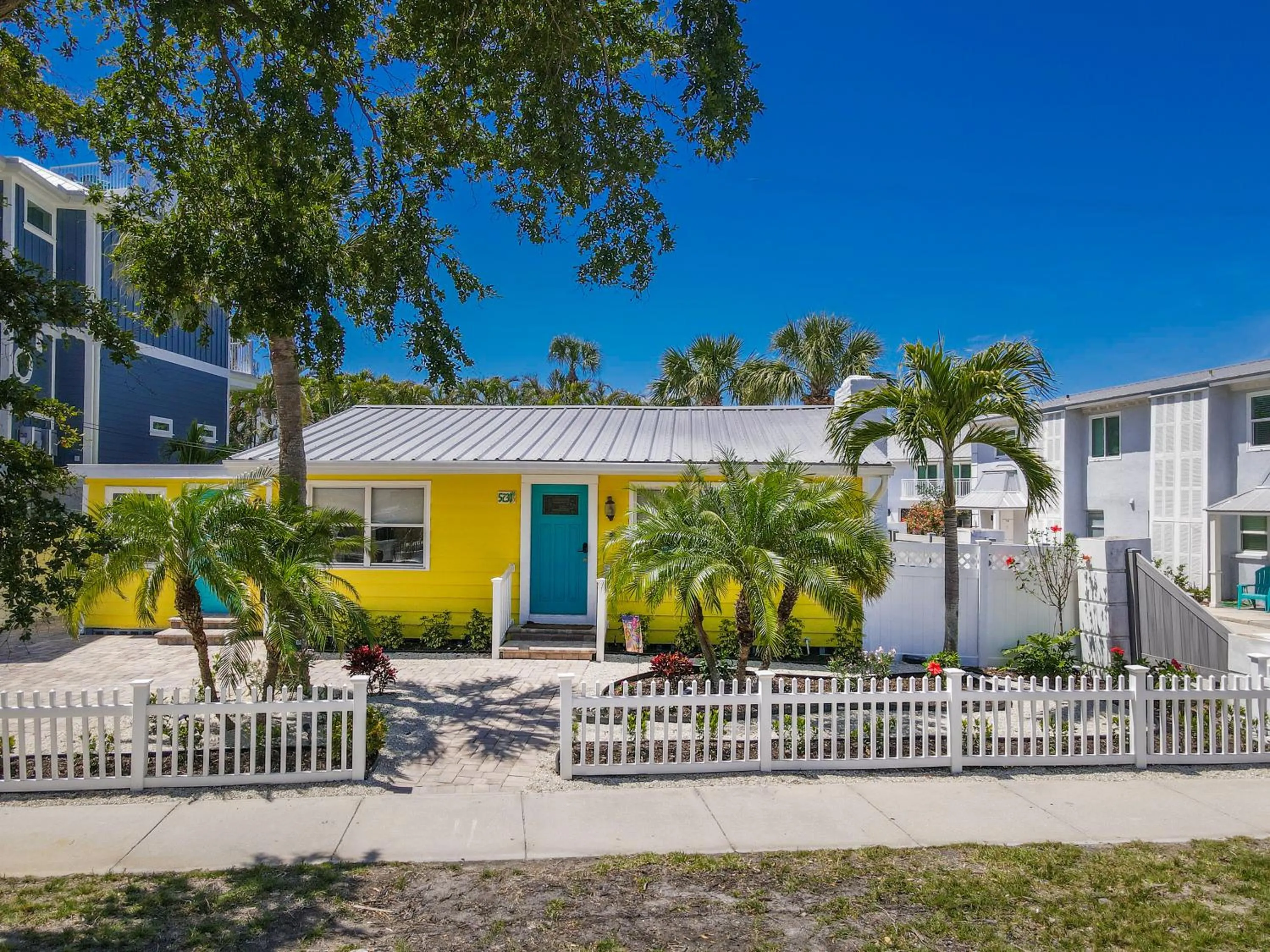 Garden in Siesta Key Island Rentals