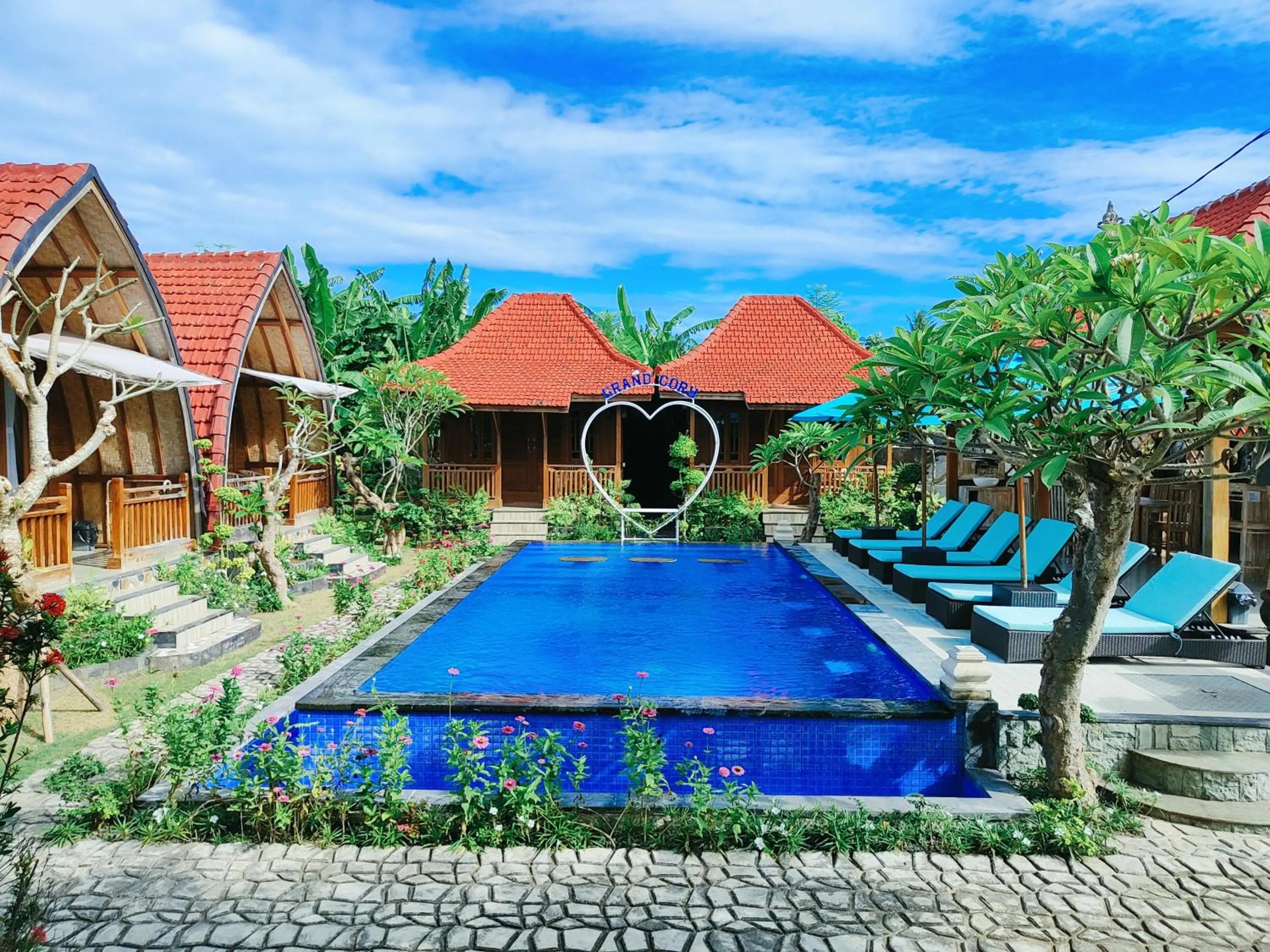 Property building in Grand Cory