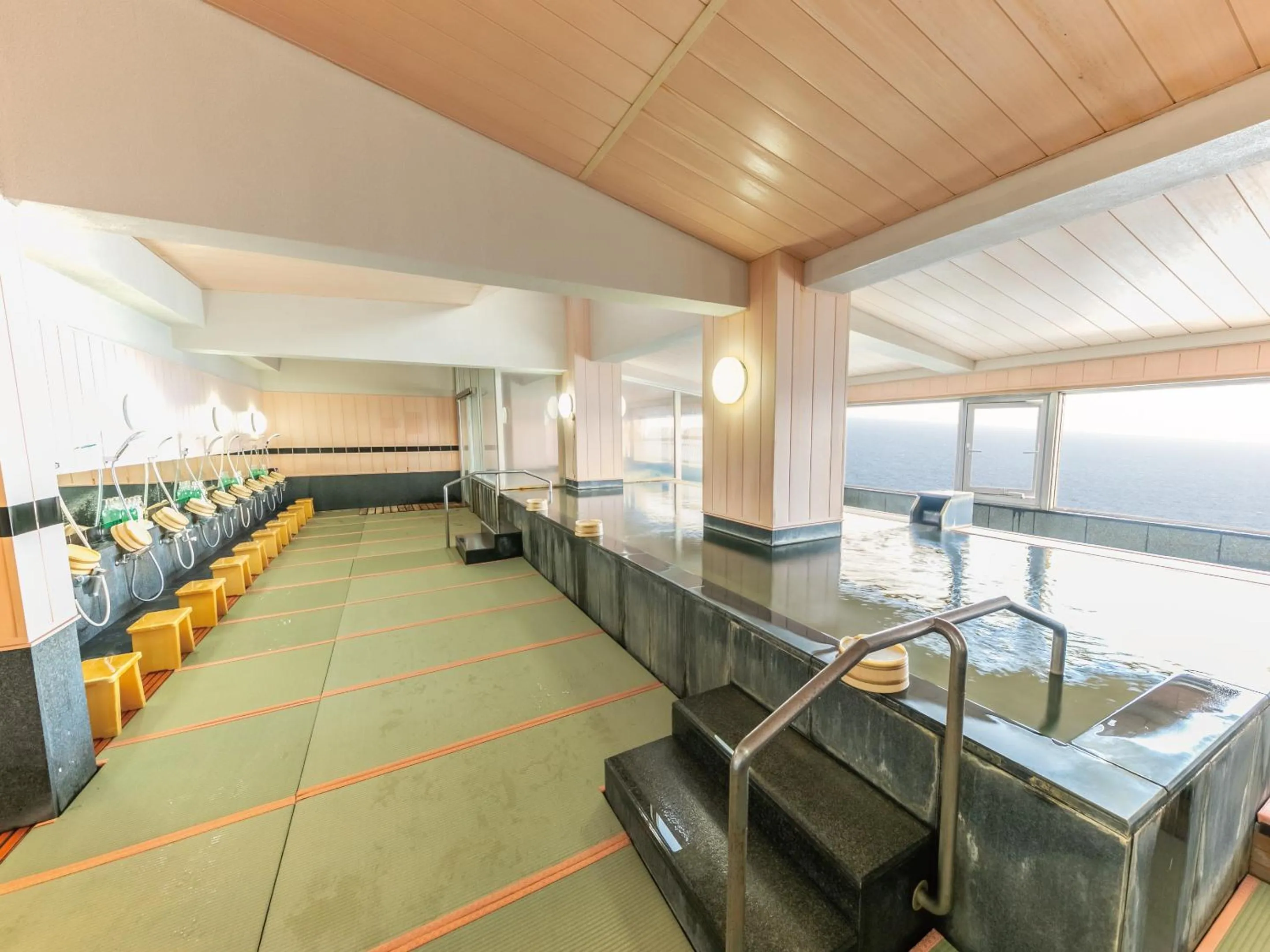 Hot Spring Bath in Atagawa Onsen Blue Ocean