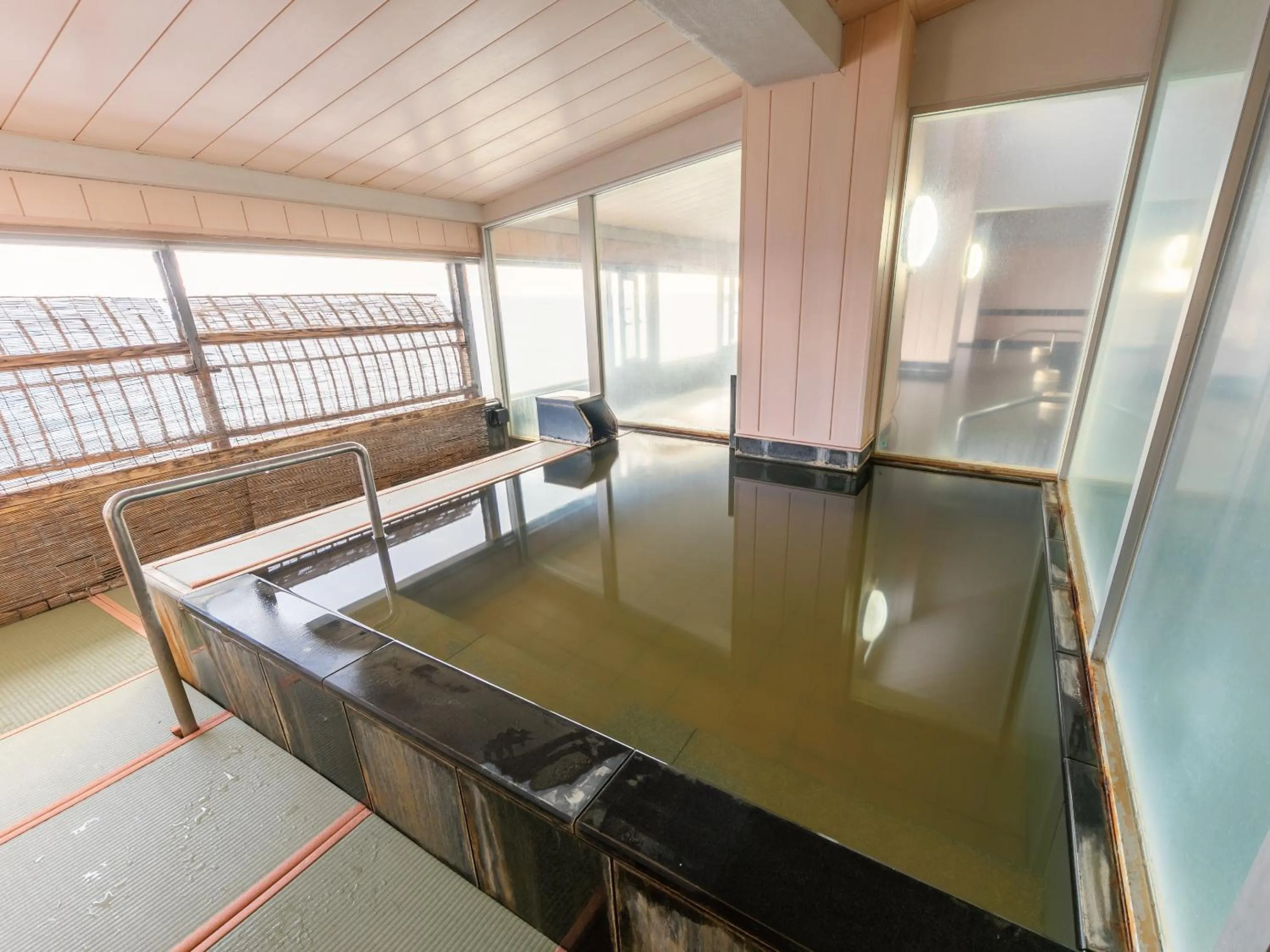 Hot Spring Bath in Atagawa Onsen Blue Ocean
