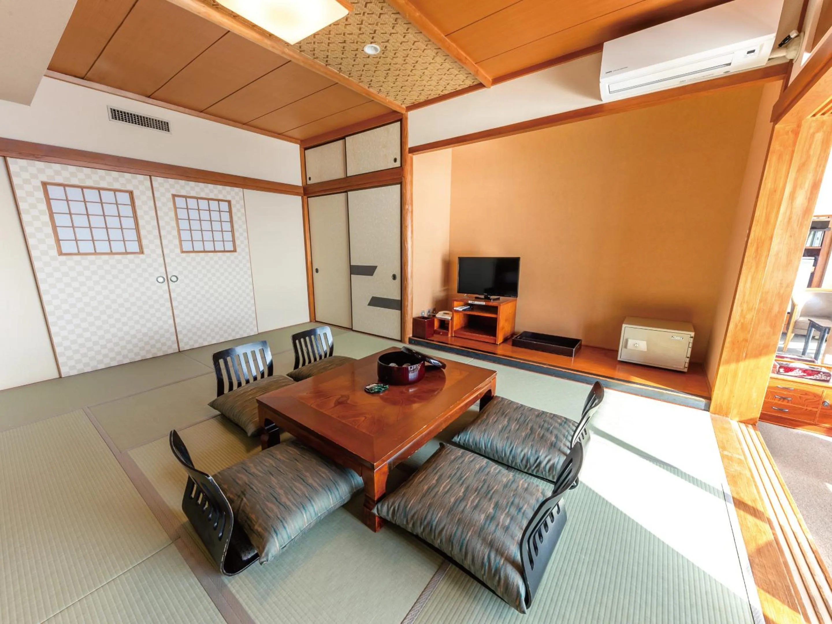 Living room in Atagawa Onsen Blue Ocean