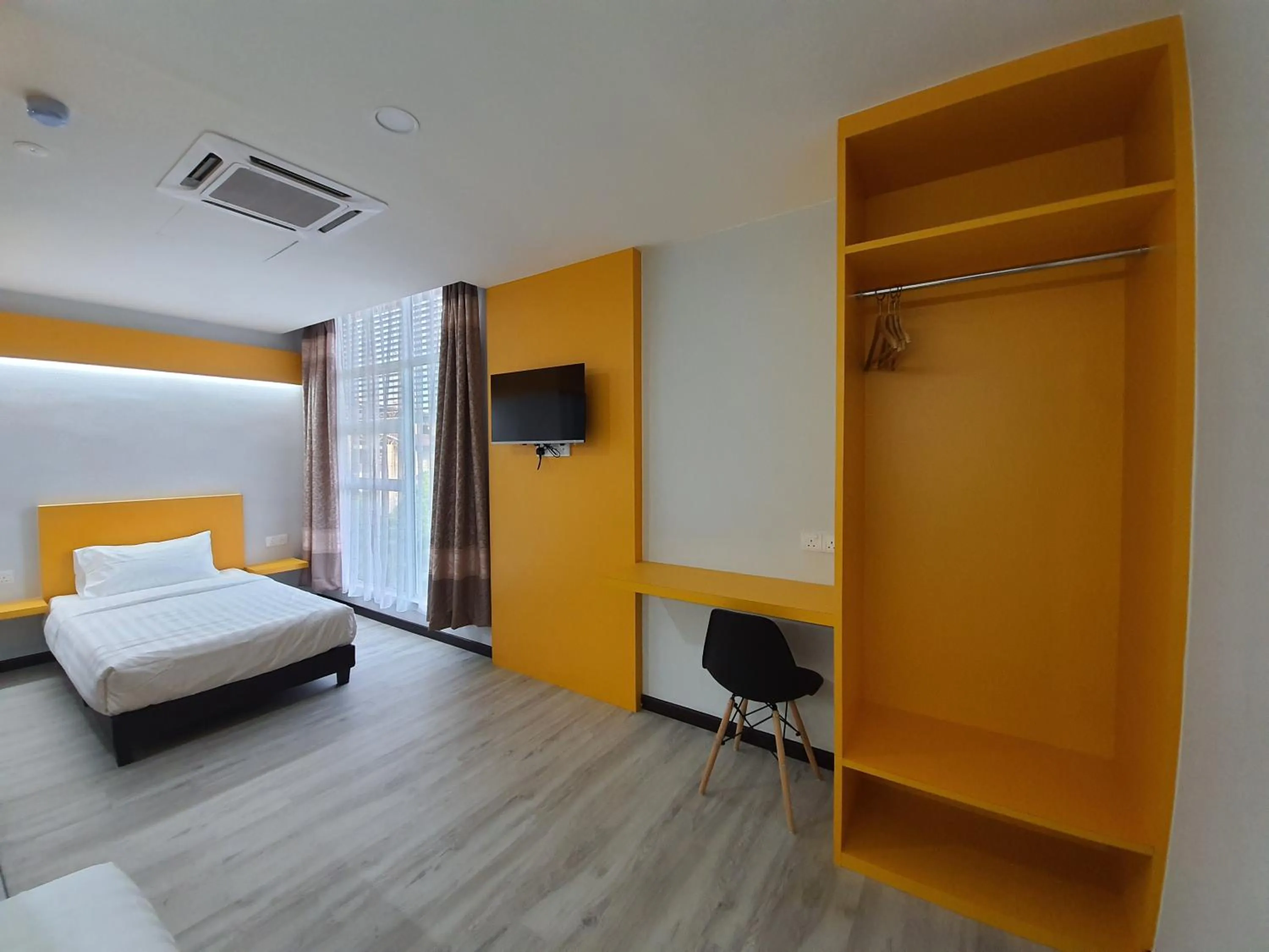 TV and multimedia, Bed in PARADIAN HOTEL