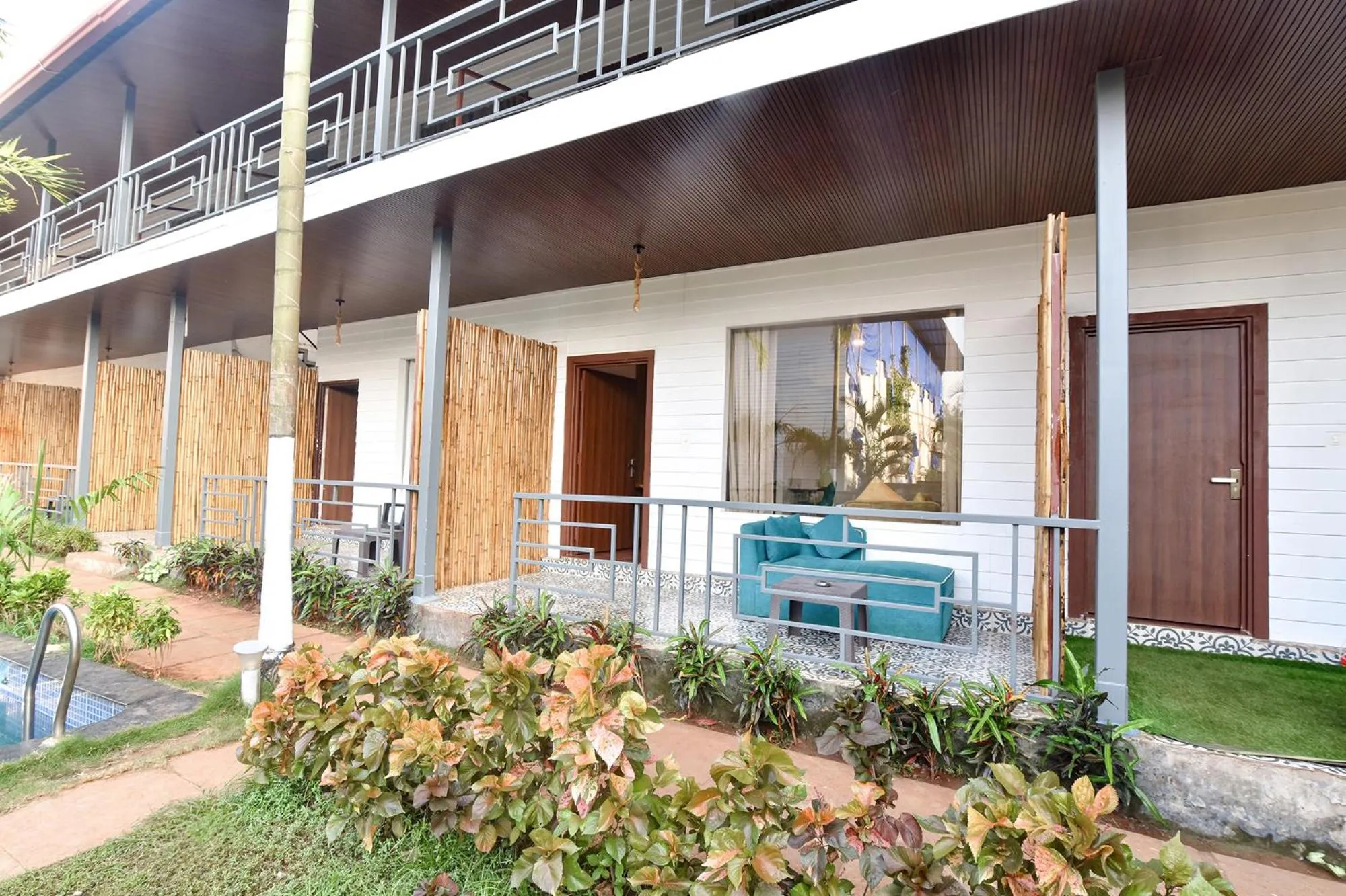 Lobby or reception in FabHotel Morjim Bliss