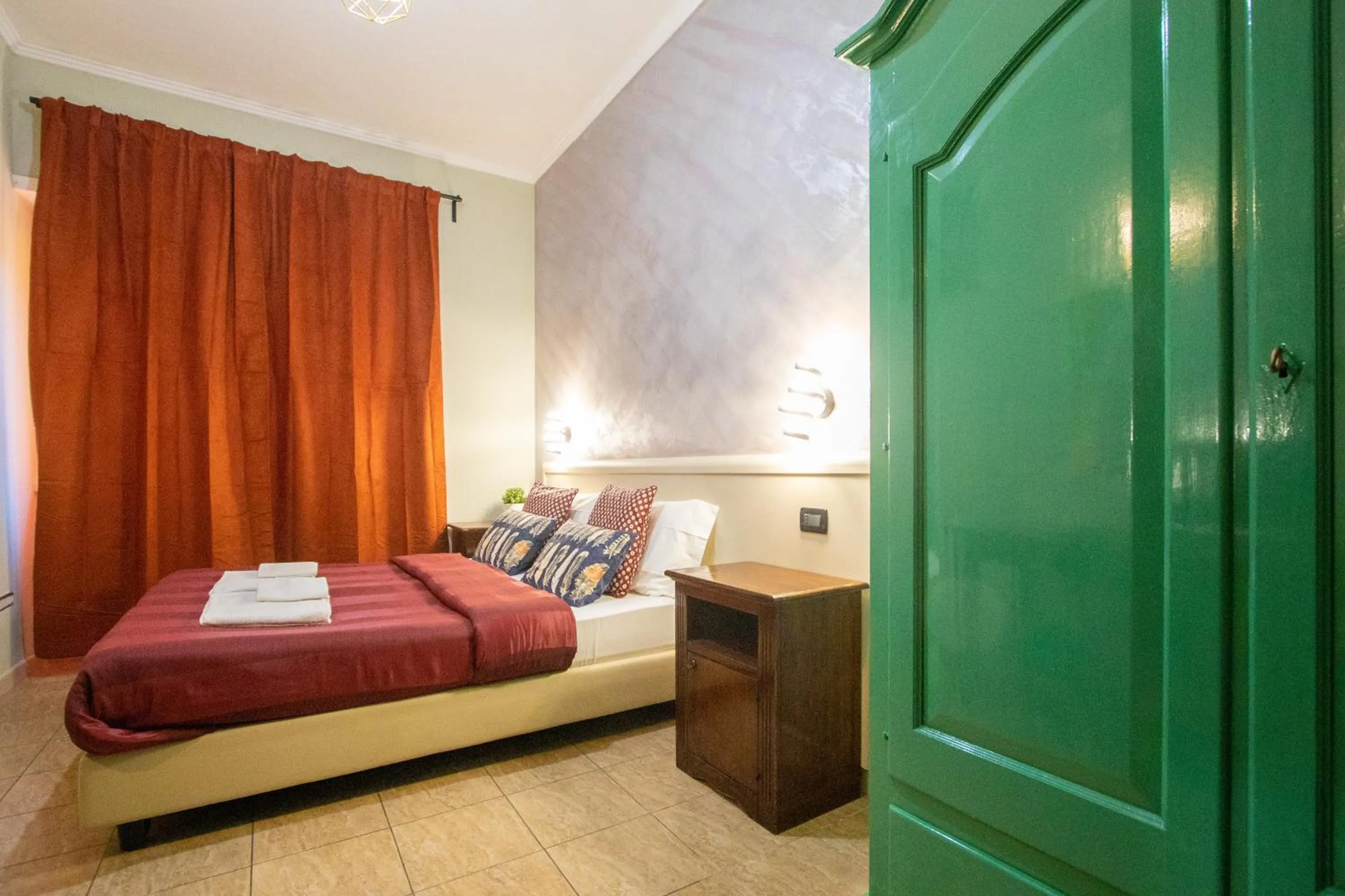 Bed in B&B Colorful Suite Yard