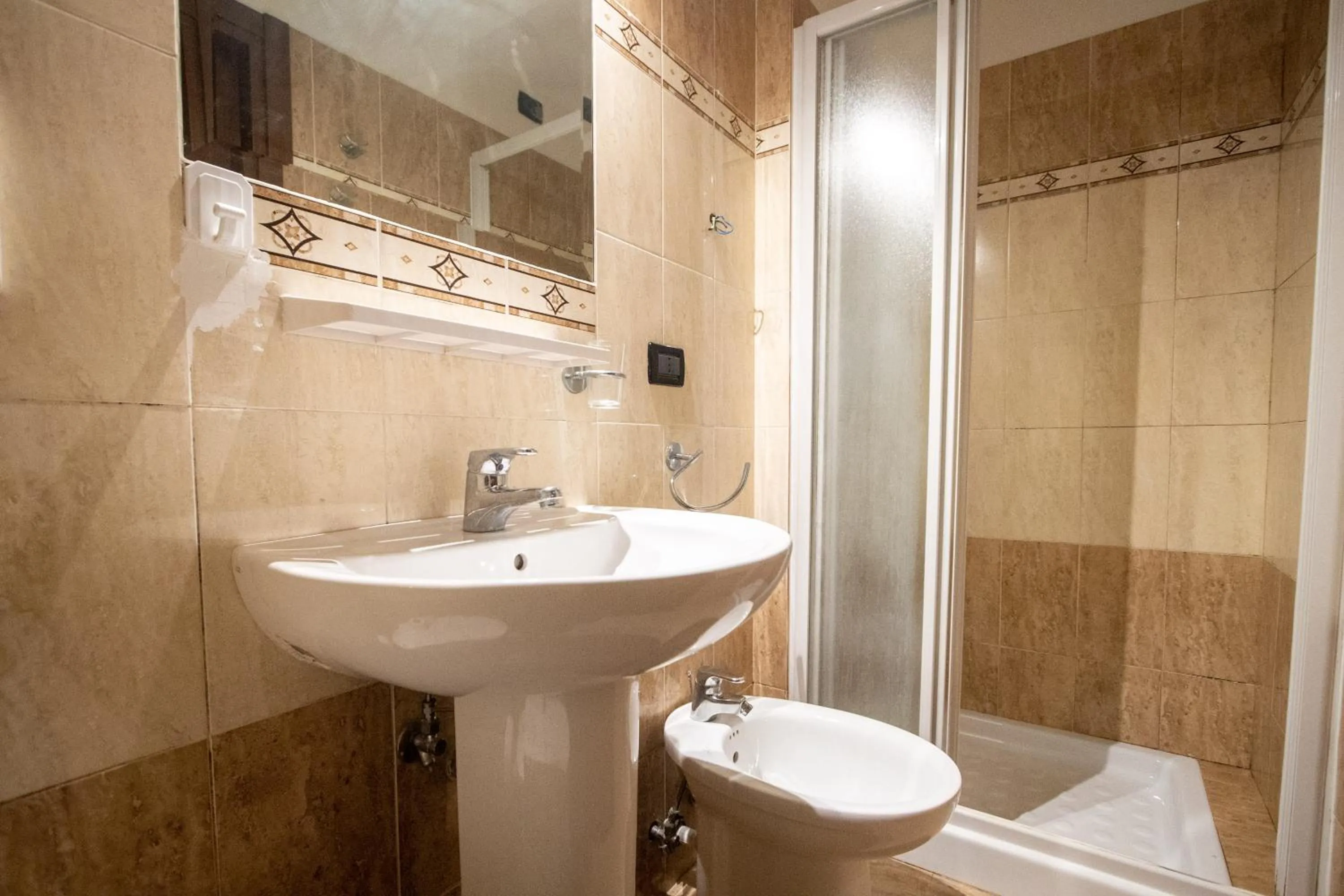 Bathroom in B&B Colorful Suite Yard