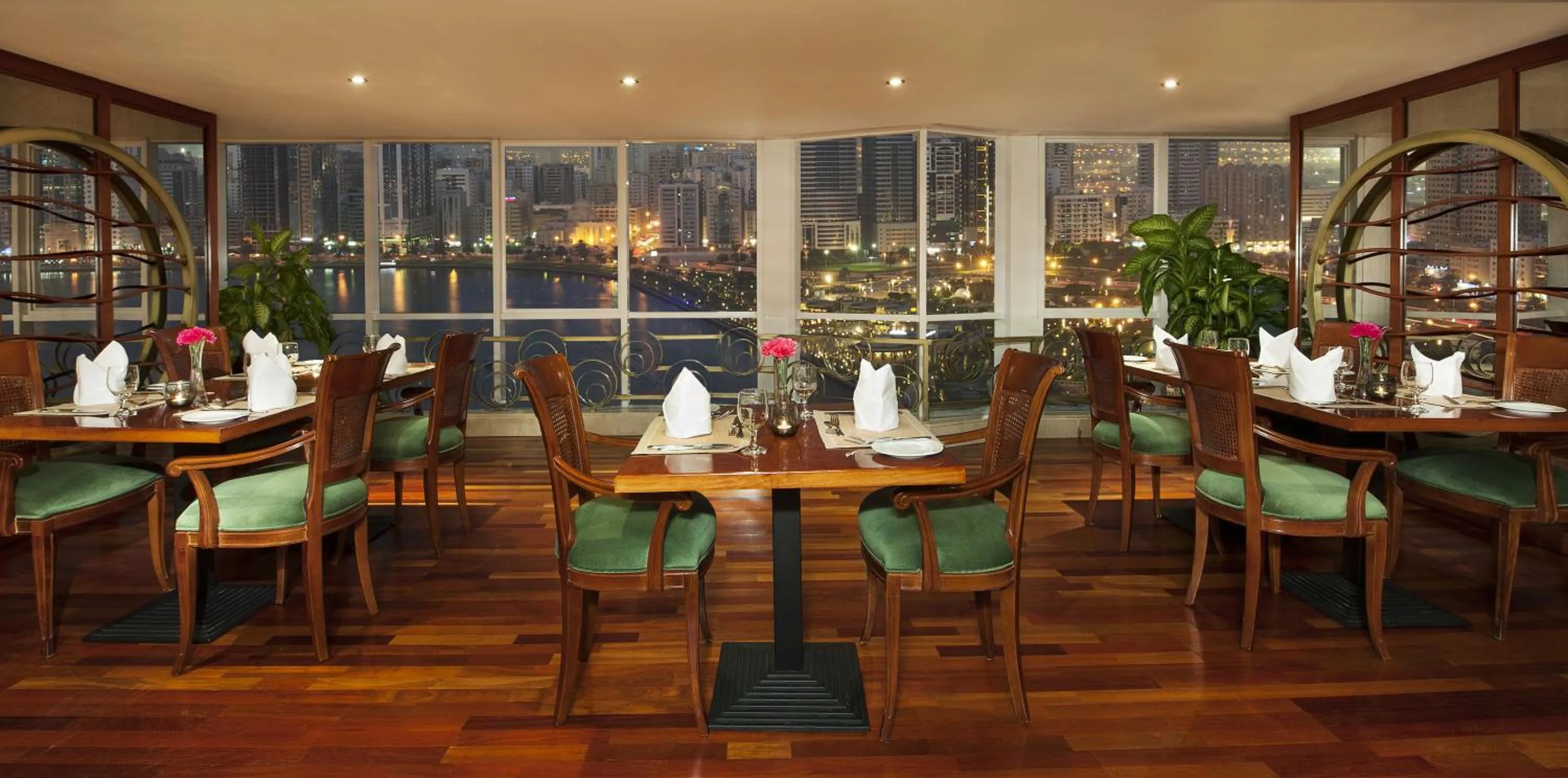 Restaurant/places to eat in Golden Tulip Sharjah