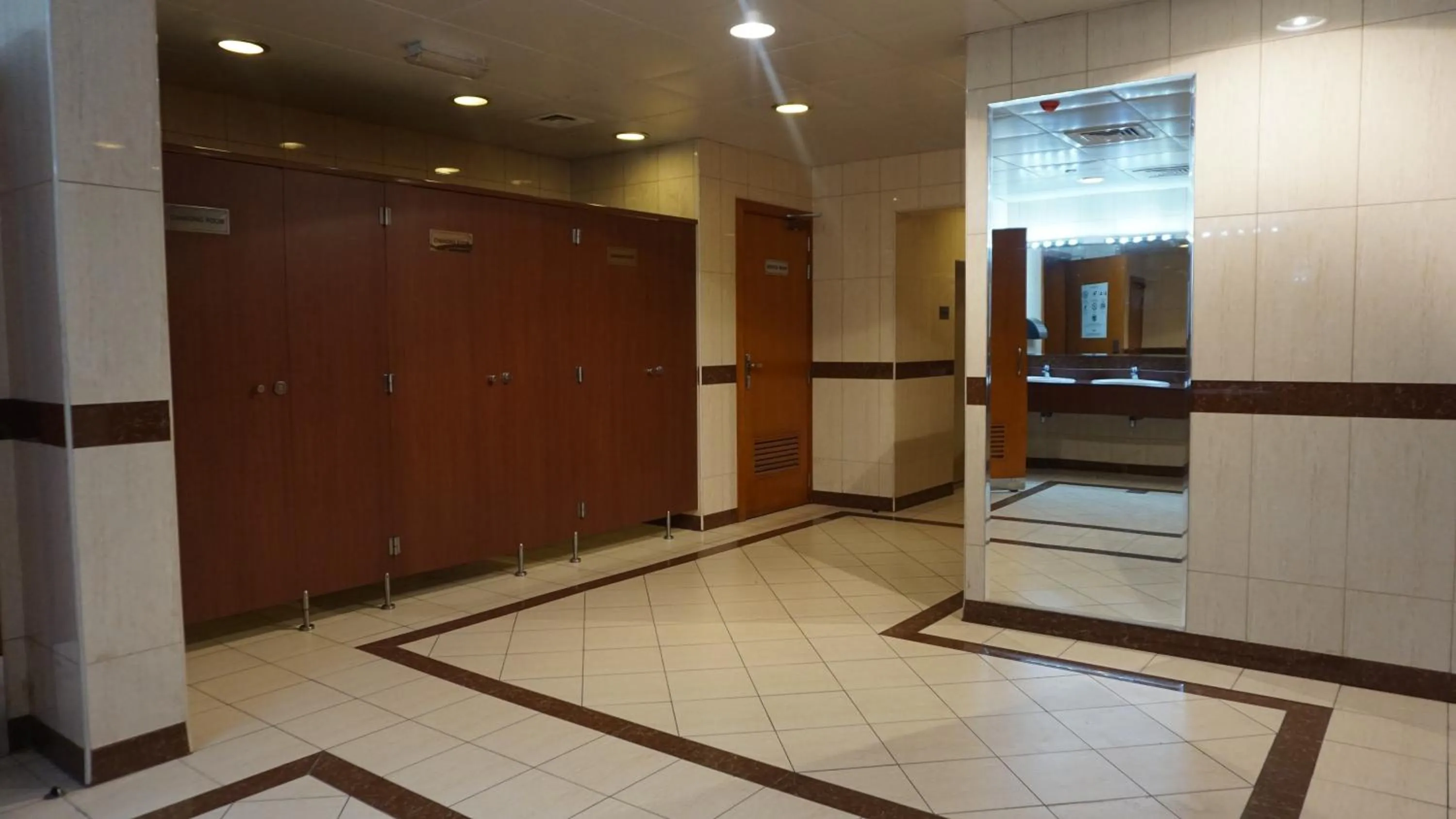 Fitness centre/facilities in Golden Tulip Sharjah