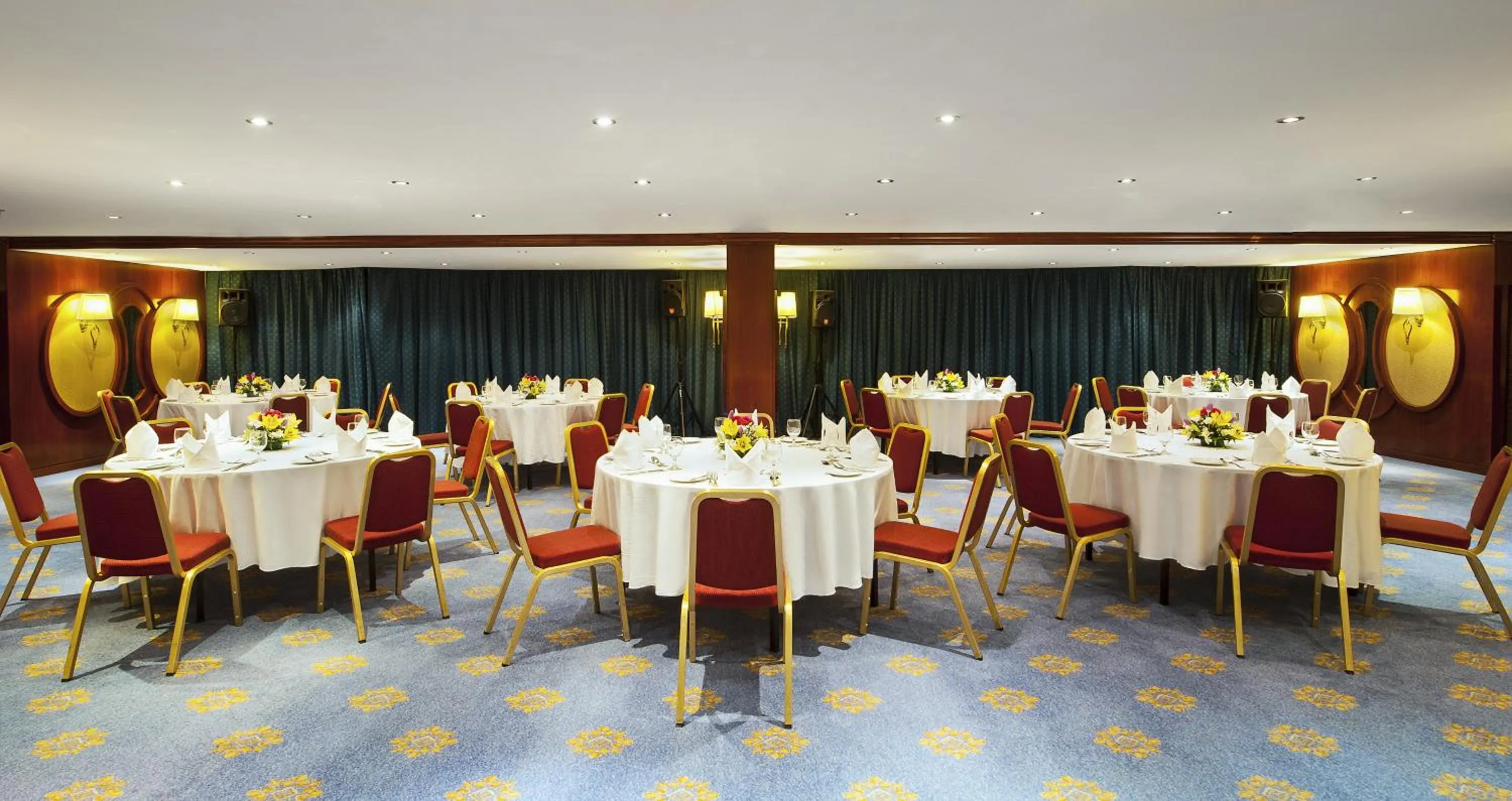 Entertainment in Golden Tulip Sharjah