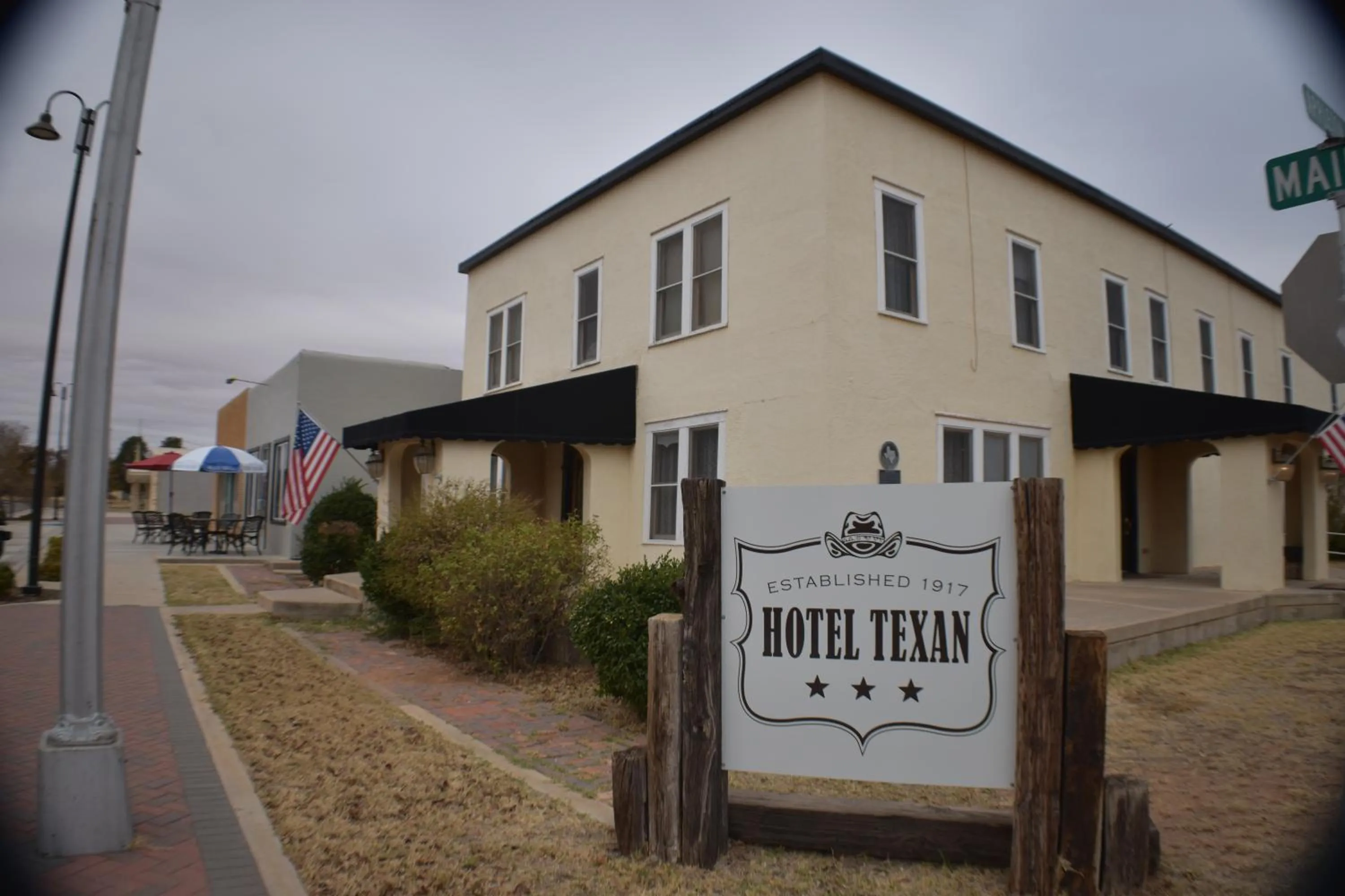 The Hotel Texan