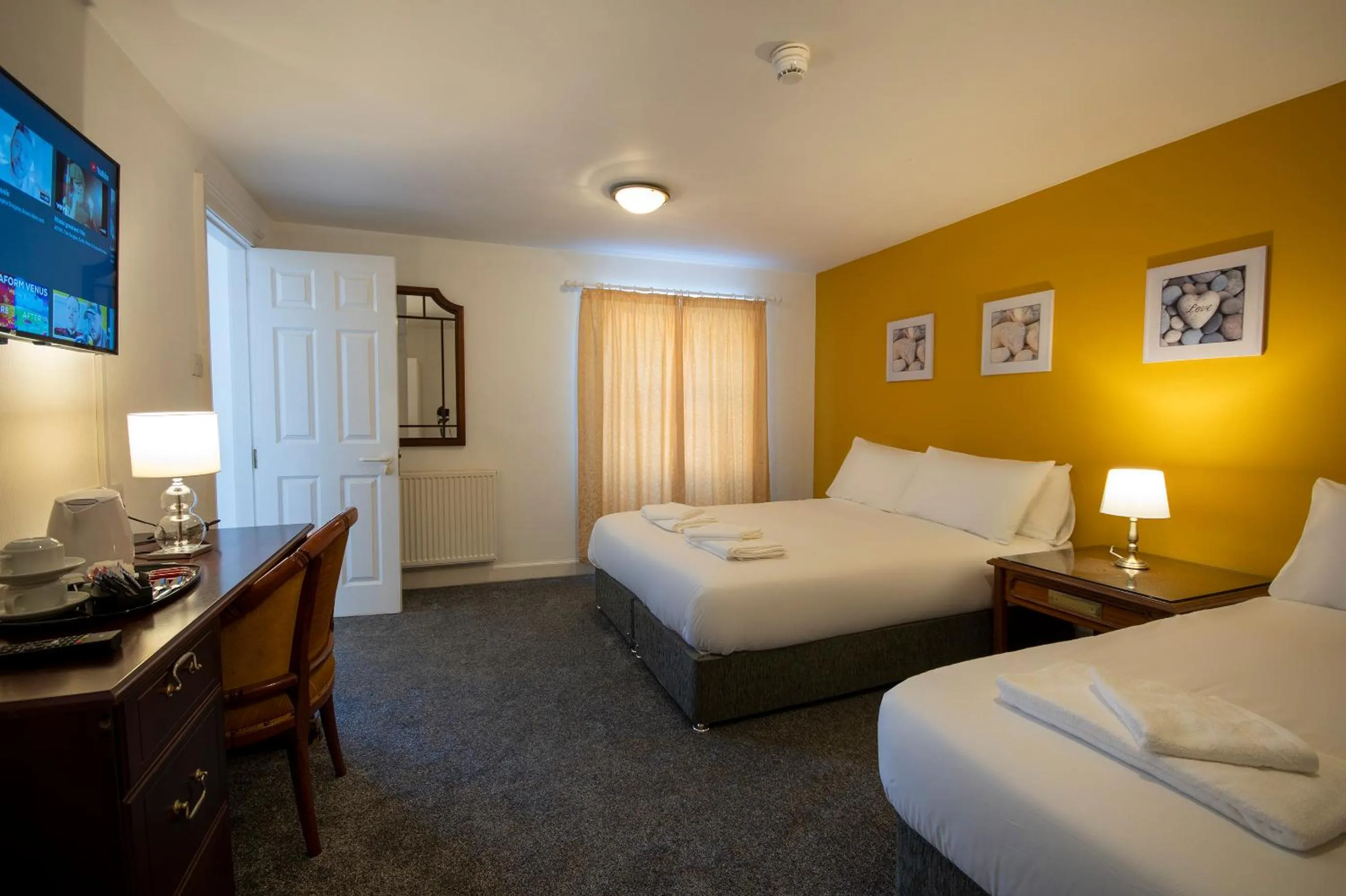 Bed in Douglas Arms Hotel