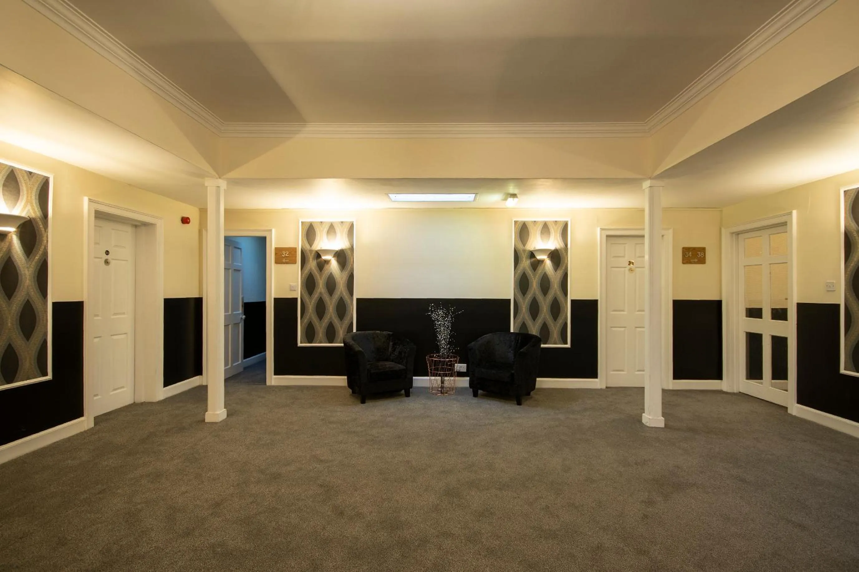 Lobby or reception in Douglas Arms Hotel