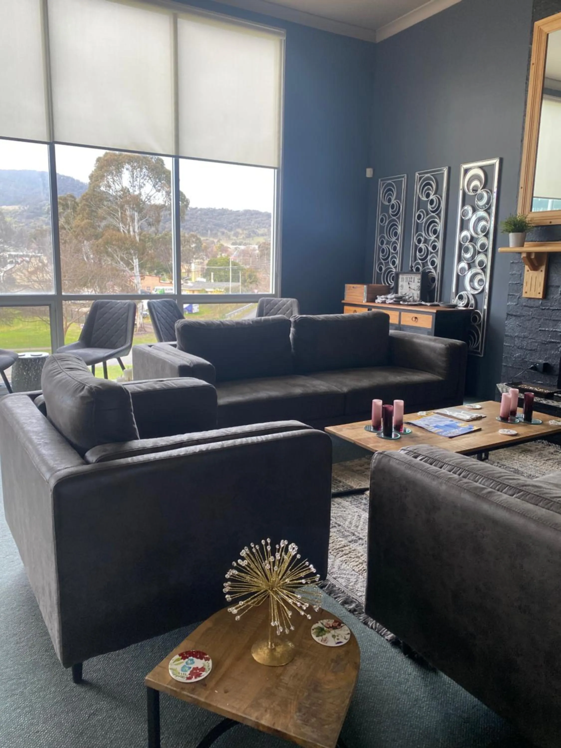 Seating area in Tumbarumba Motel & Elms Restaurant