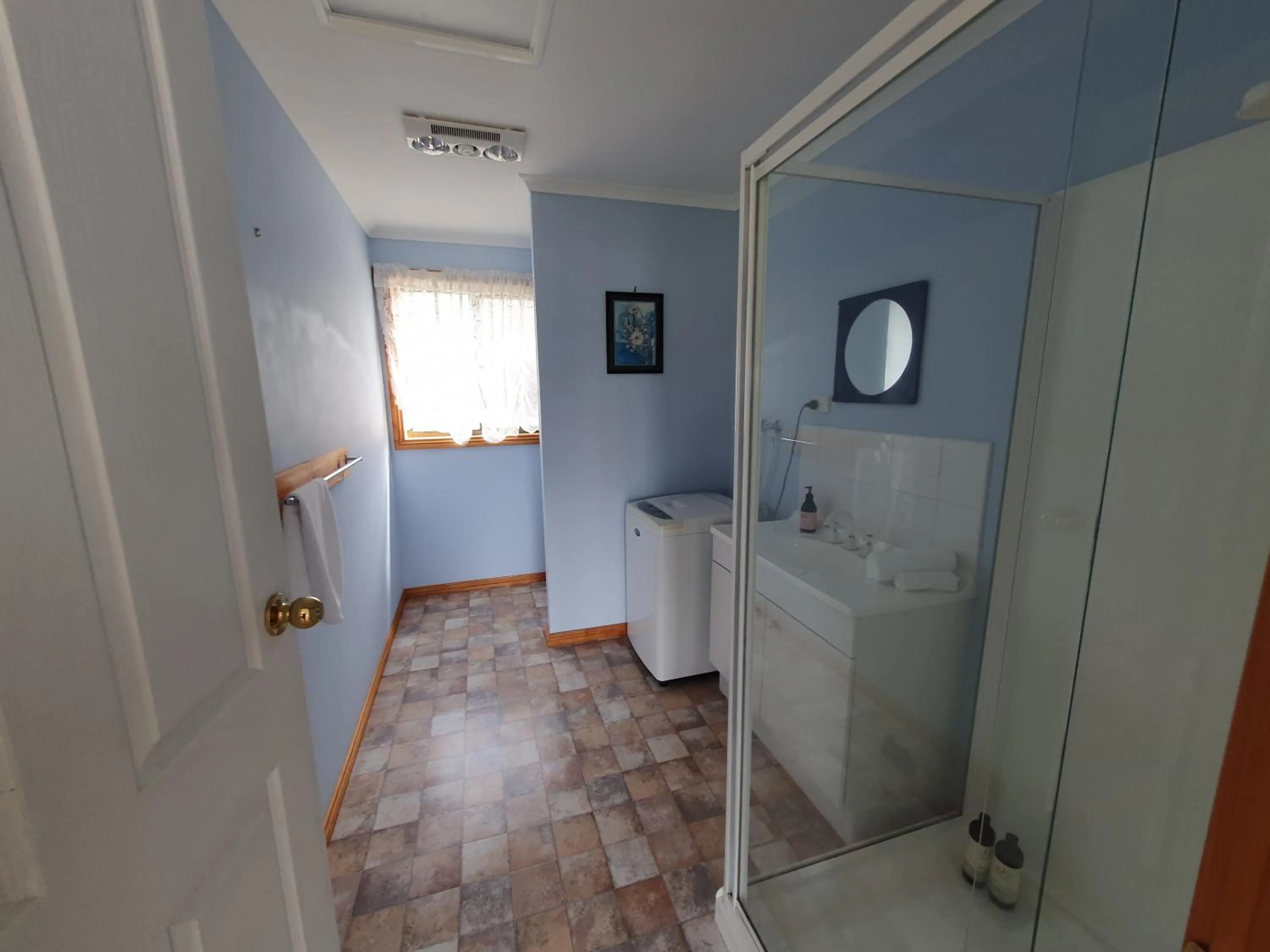 Bathroom in Lake Yalleena Nature Retreat
