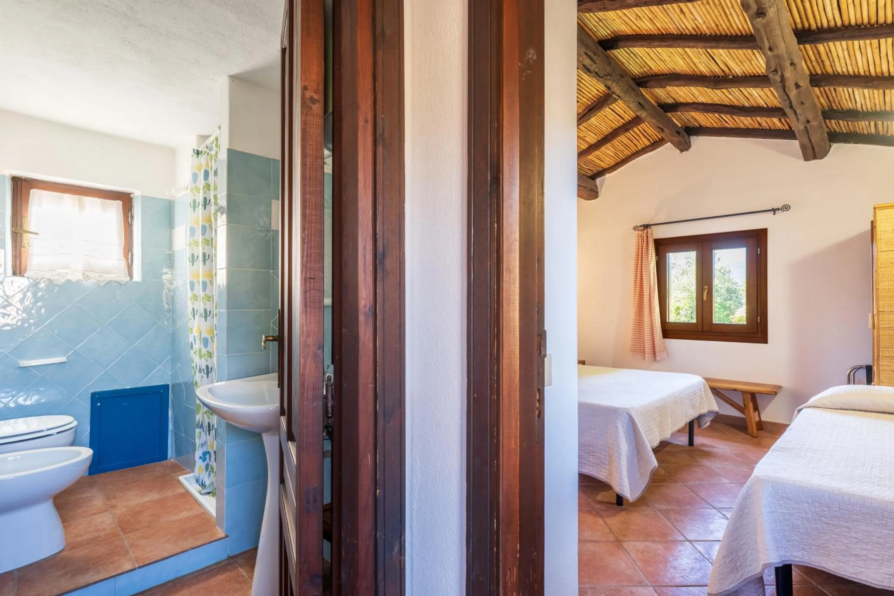 Bathroom, Bed in Appartamenti Tiffany