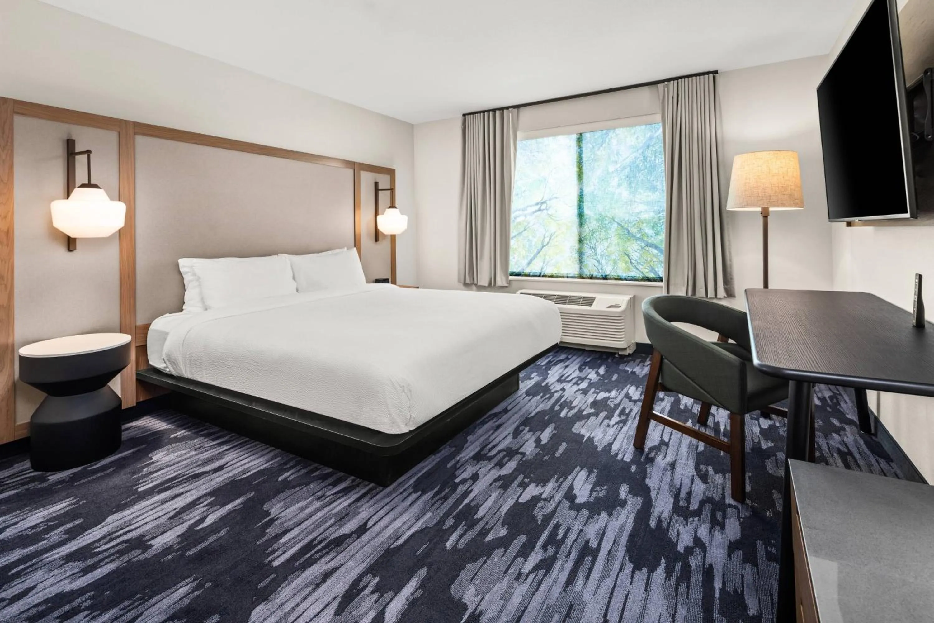 Photo of the whole room, Bed in Fairfield by Marriott Inn & Suites Duluth