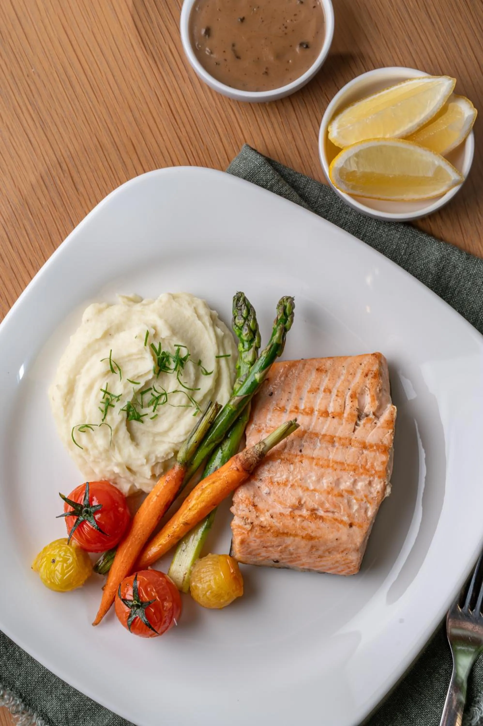 Restaurant/places to eat in Element Al Jaddaf, Dubai