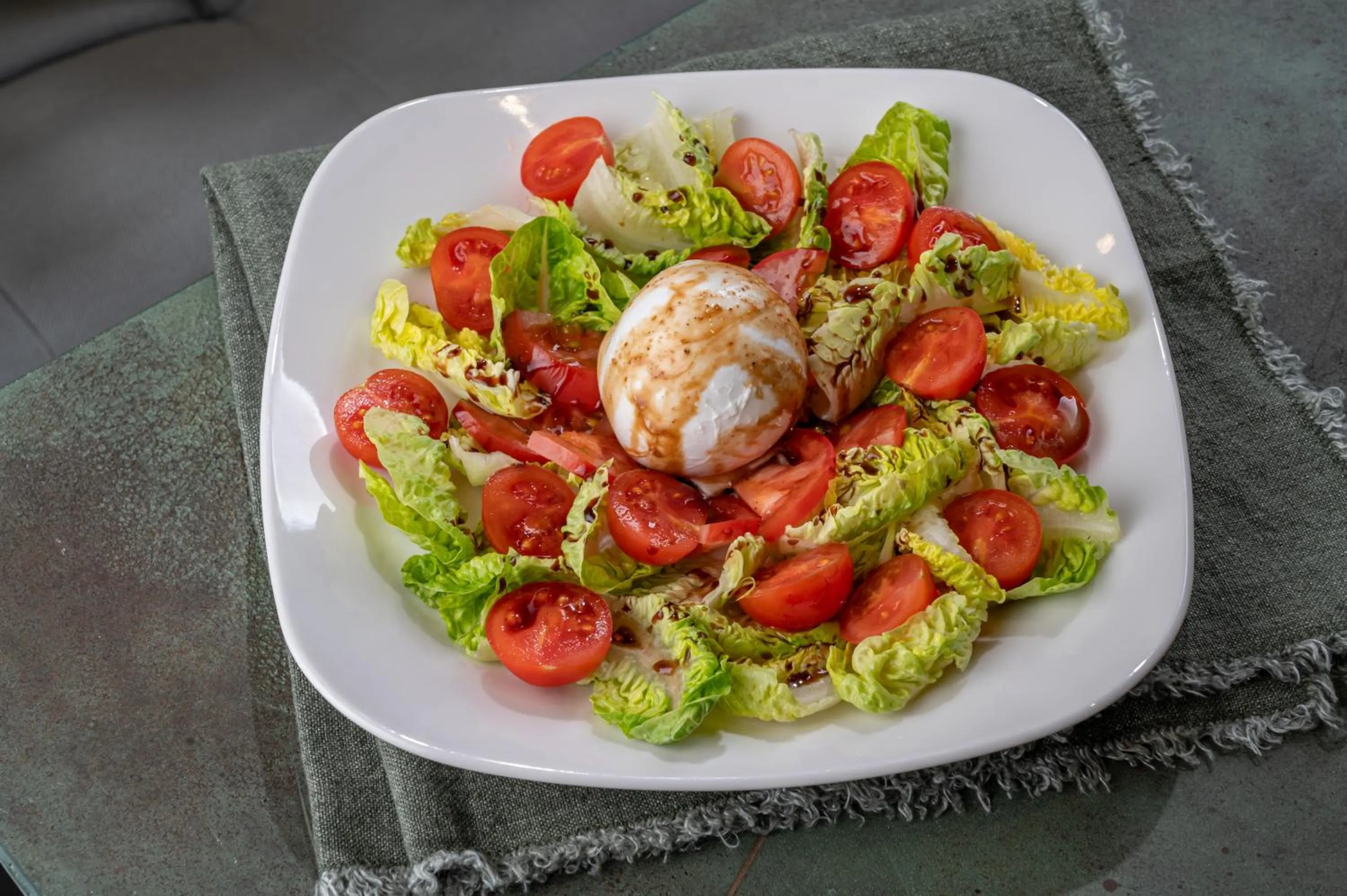 Restaurant/places to eat in Element Al Jaddaf, Dubai