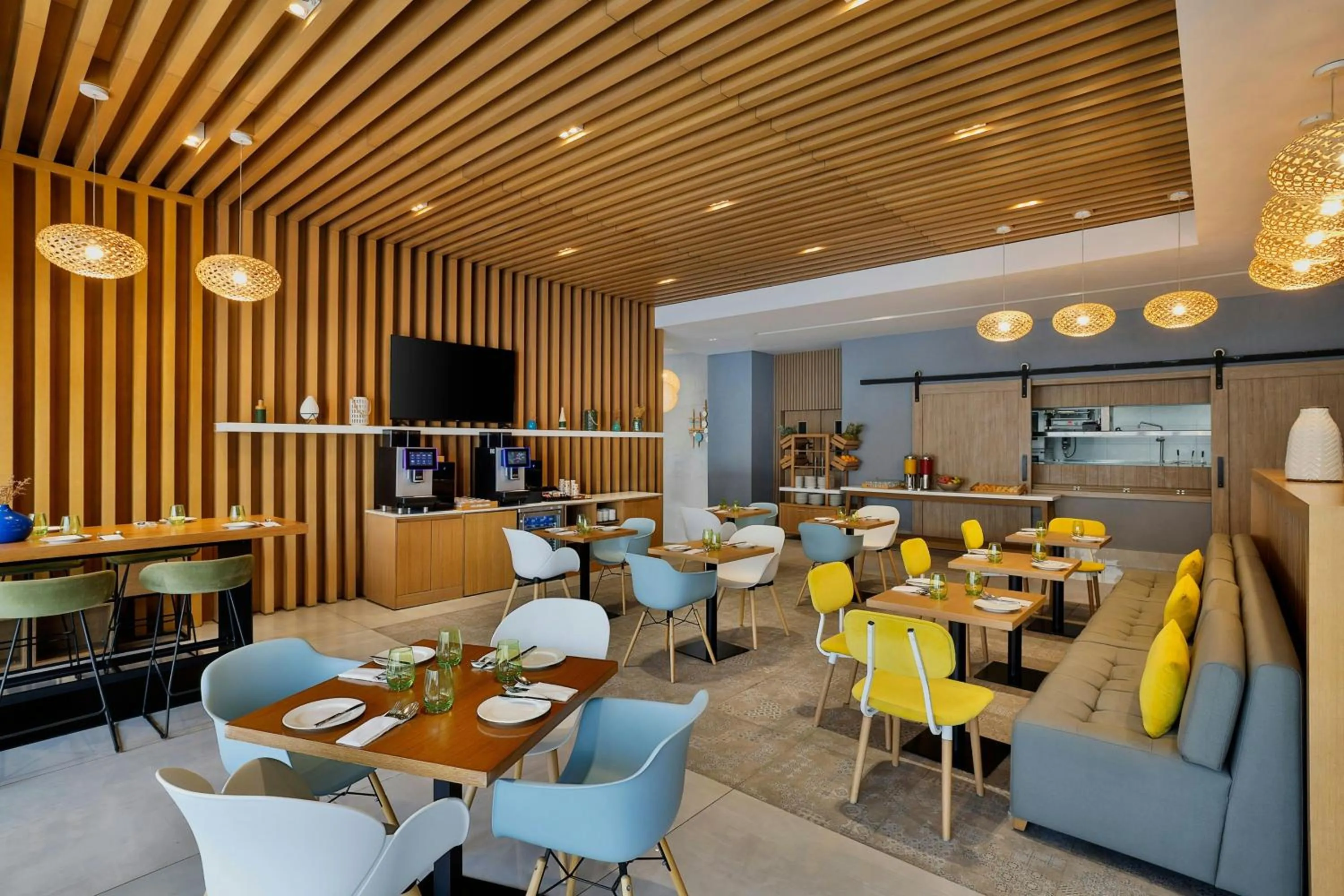 Restaurant/places to eat in Element Al Jaddaf, Dubai