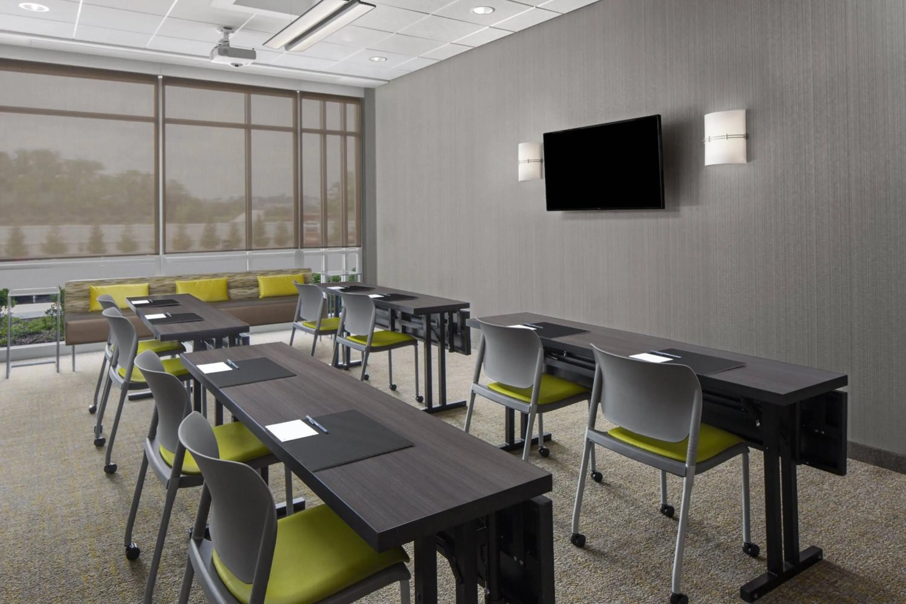 Meeting/conference room in SpringHill Suites by Marriott East Rutherford Meadowlands Carlstadt