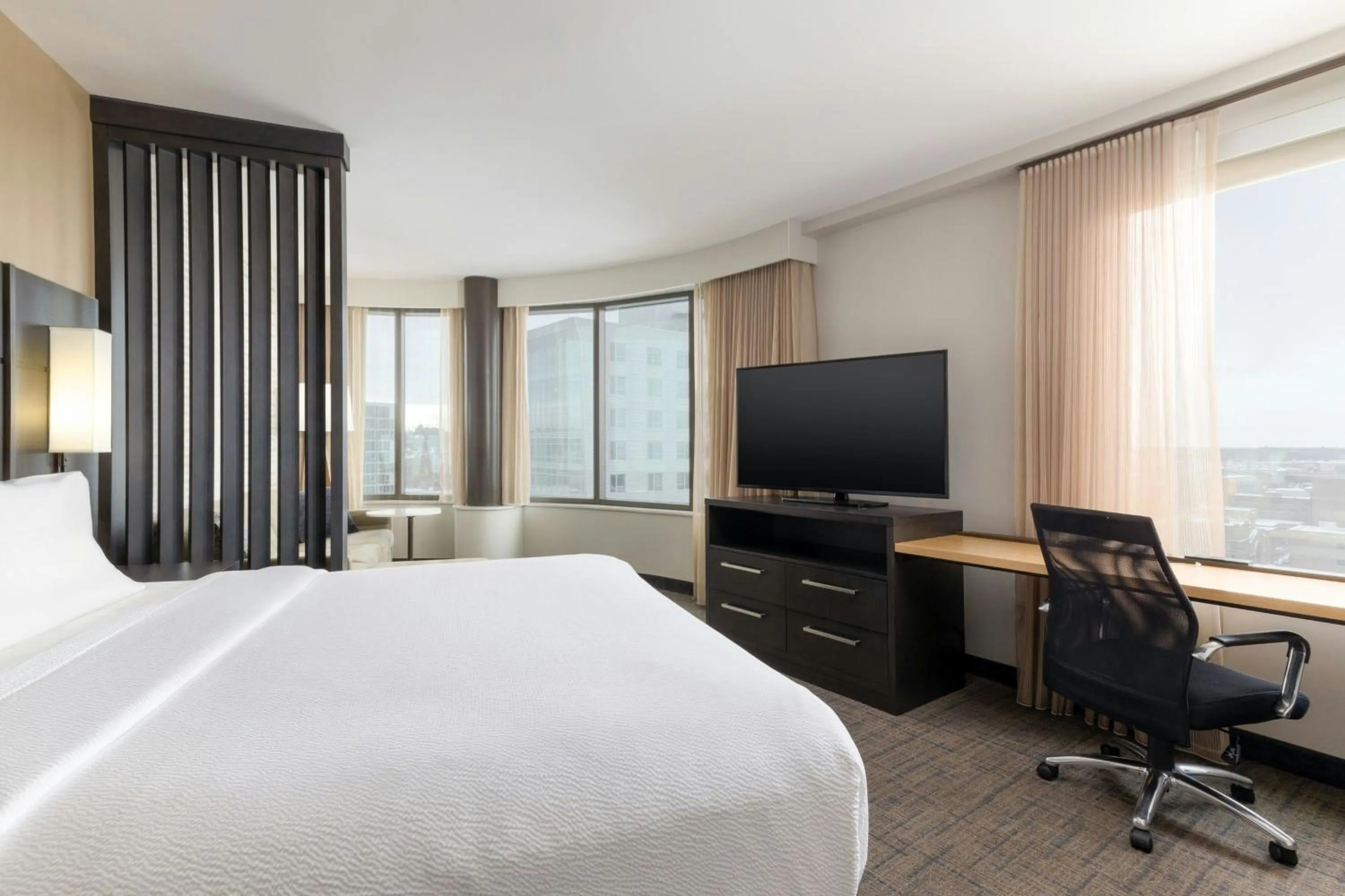 Photo of the whole room, Bed in Residence Inn by Marriott Grand Rapids Downtown