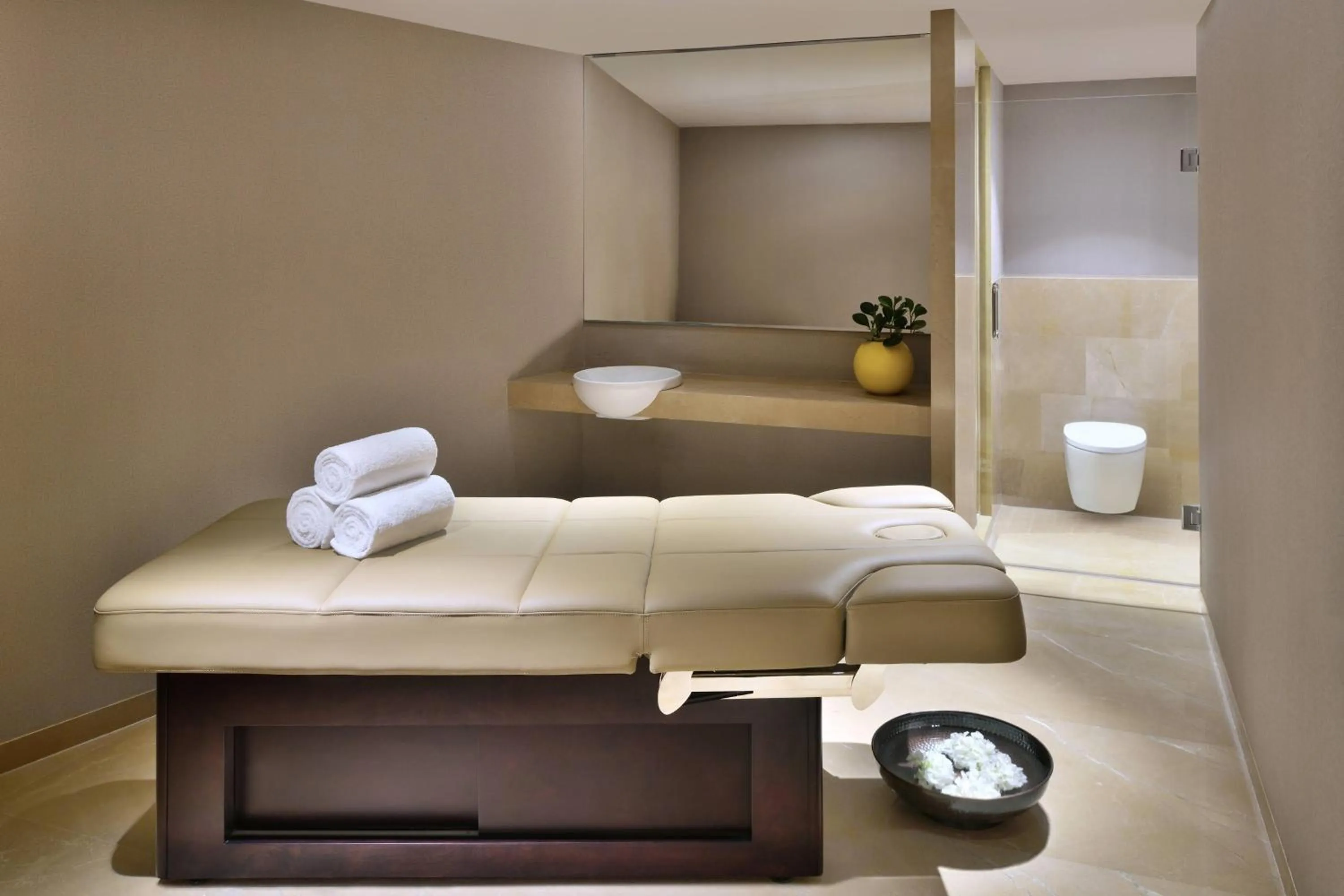 Spa and wellness centre/facilities, Bed in Courtyard by Marriott Nashik