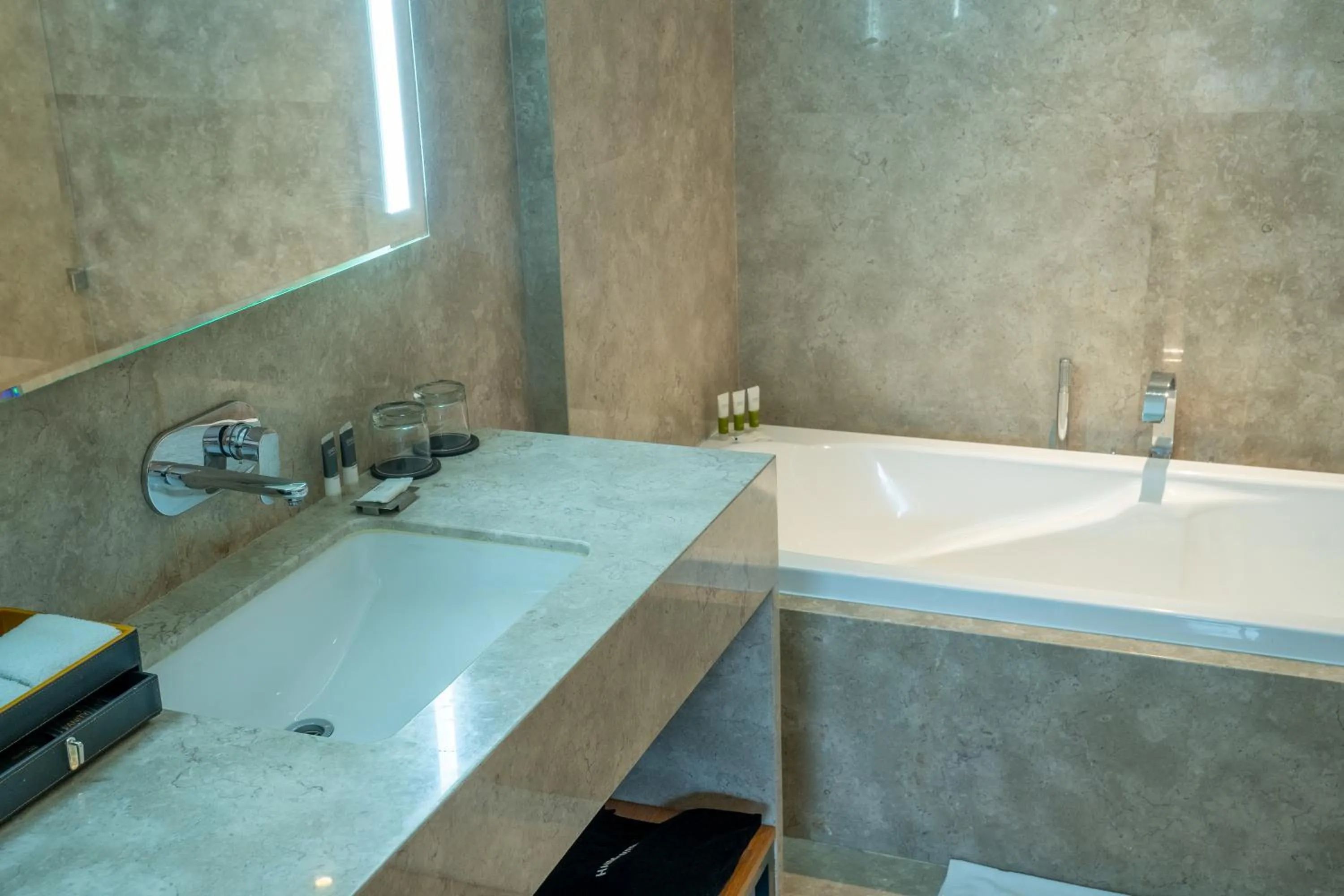 Bath in Courtyard by Marriott Nashik