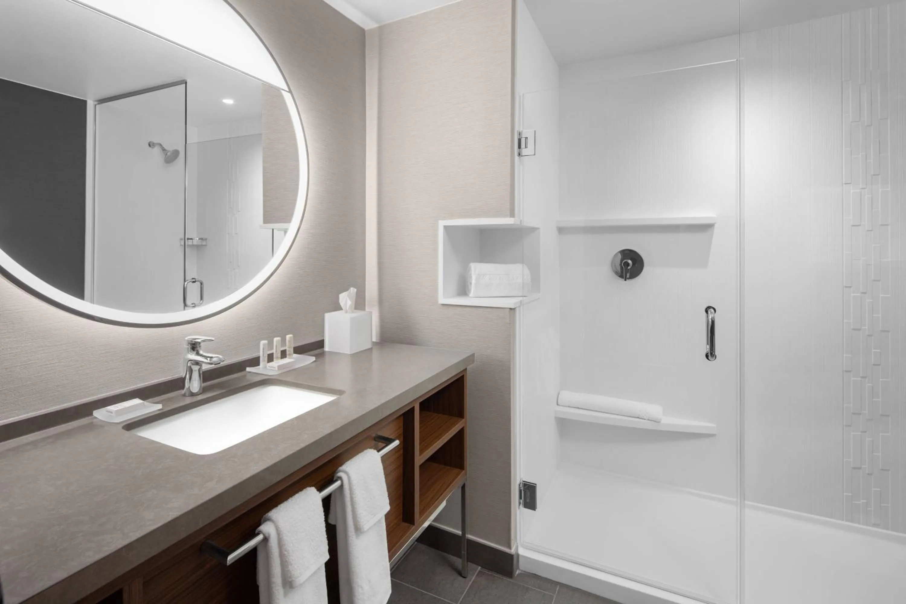 Bathroom in Courtyard by Marriott Lansing Downtown