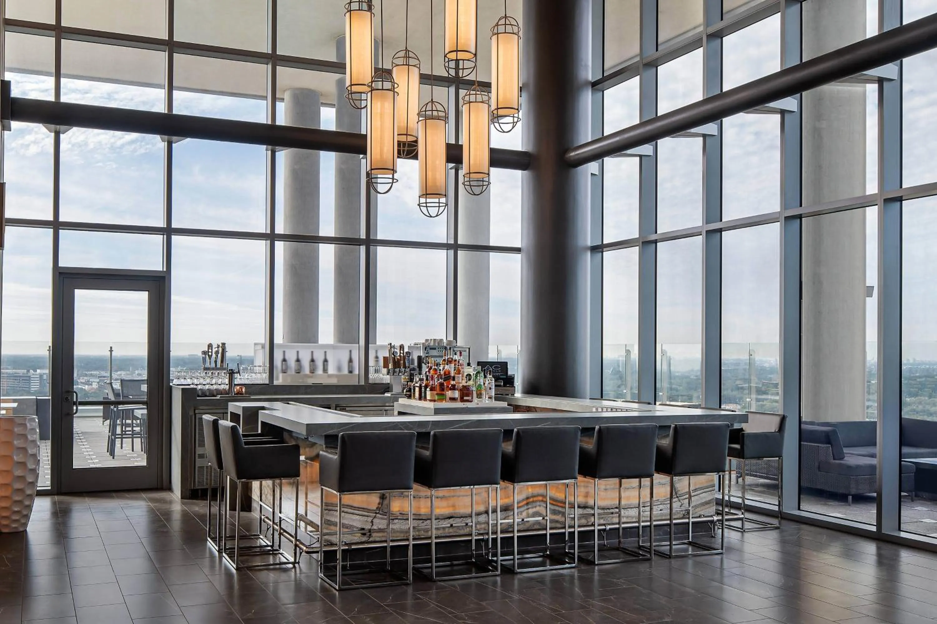 Lounge or bar in AC Hotel by Marriott Orlando Downtown