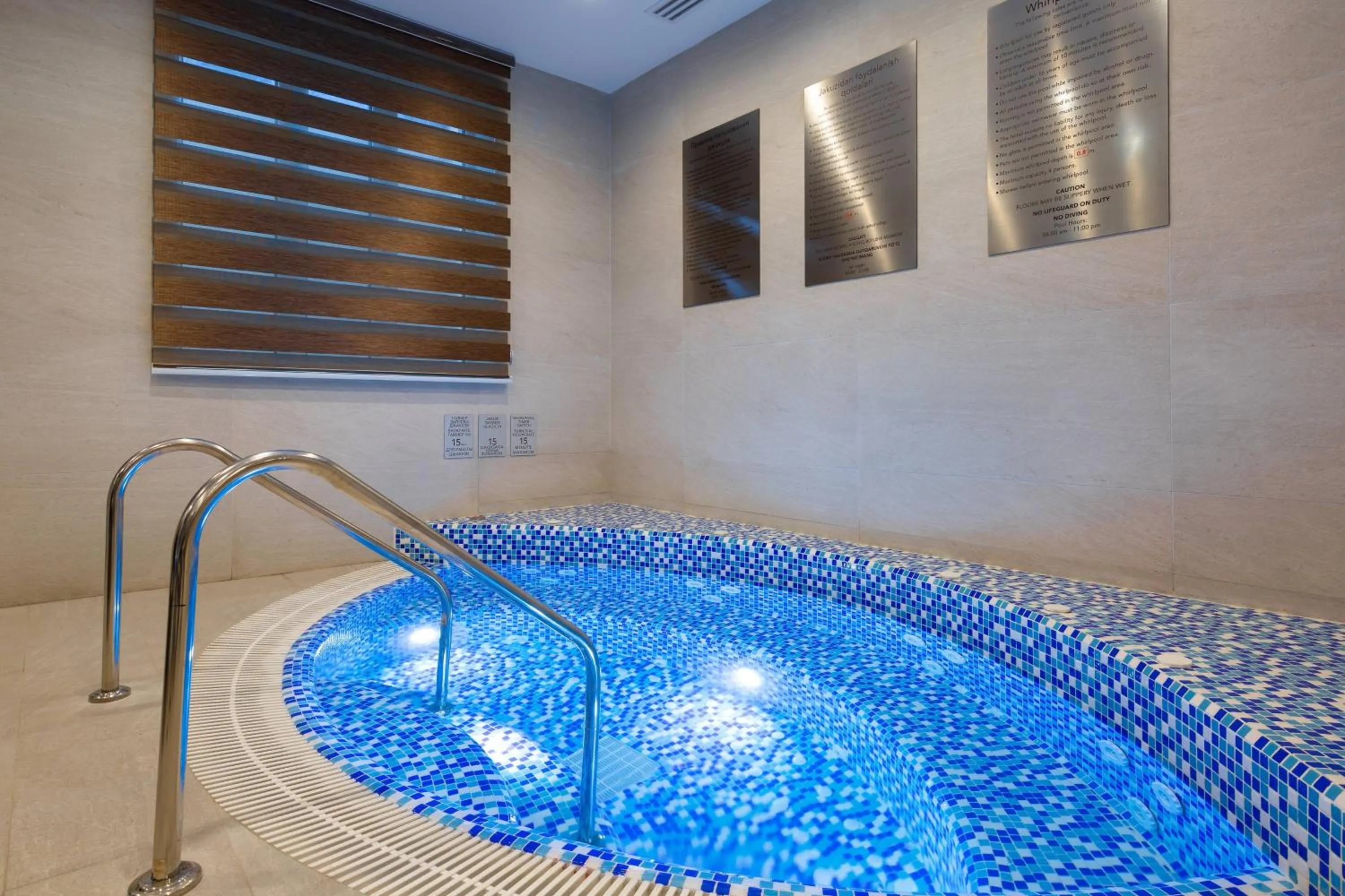 Swimming pool in Courtyard by Marriott Tashkent