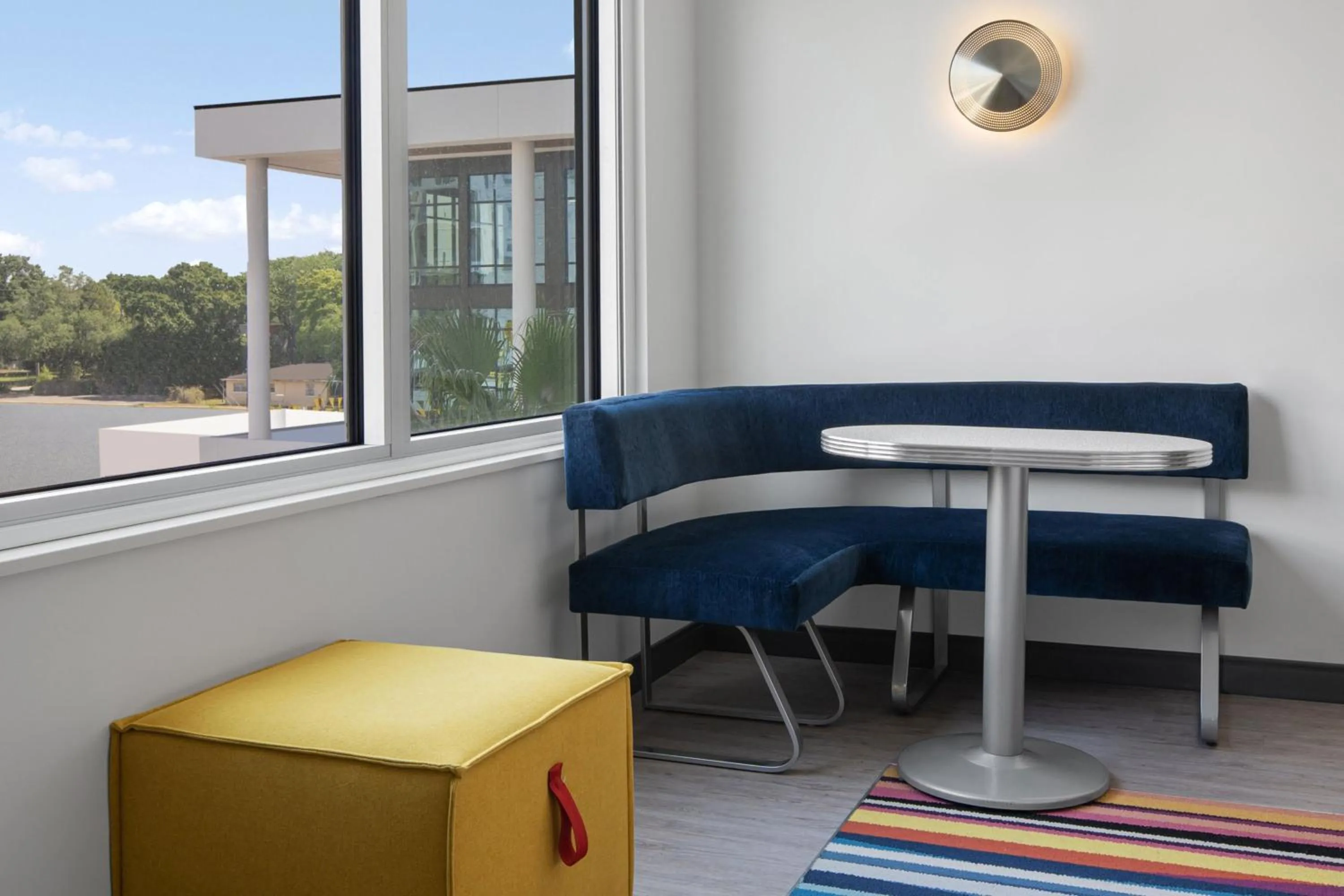 Photo of the whole room in Aloft Tampa Midtown