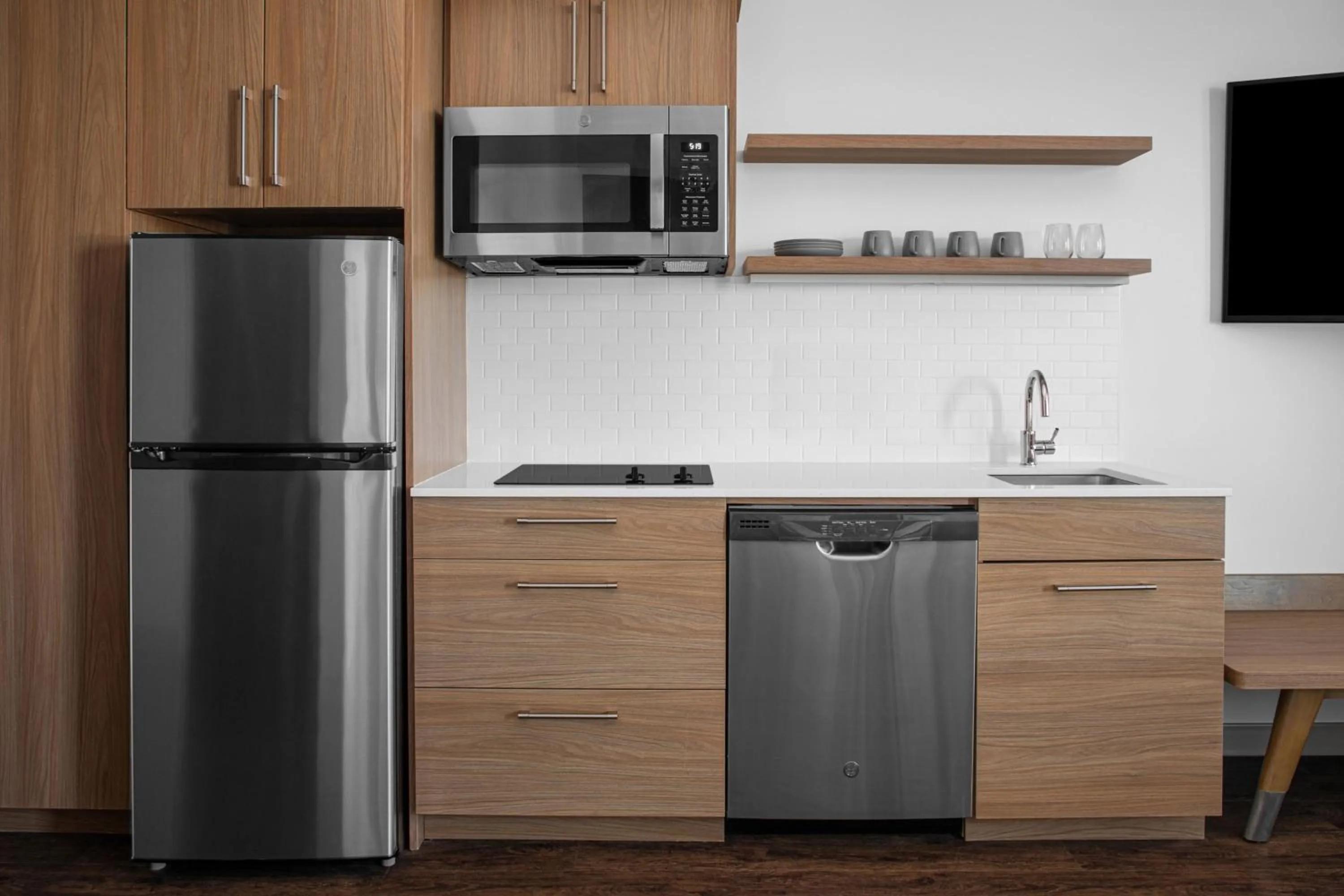 Kitchen or kitchenette in Element Tampa Midtown