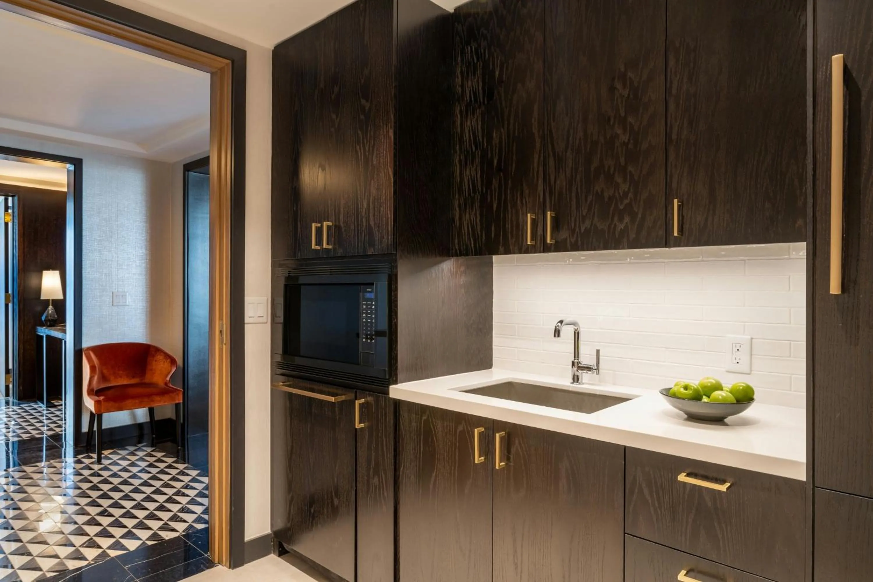 Kitchen or kitchenette in JW Marriott Tampa Water Street