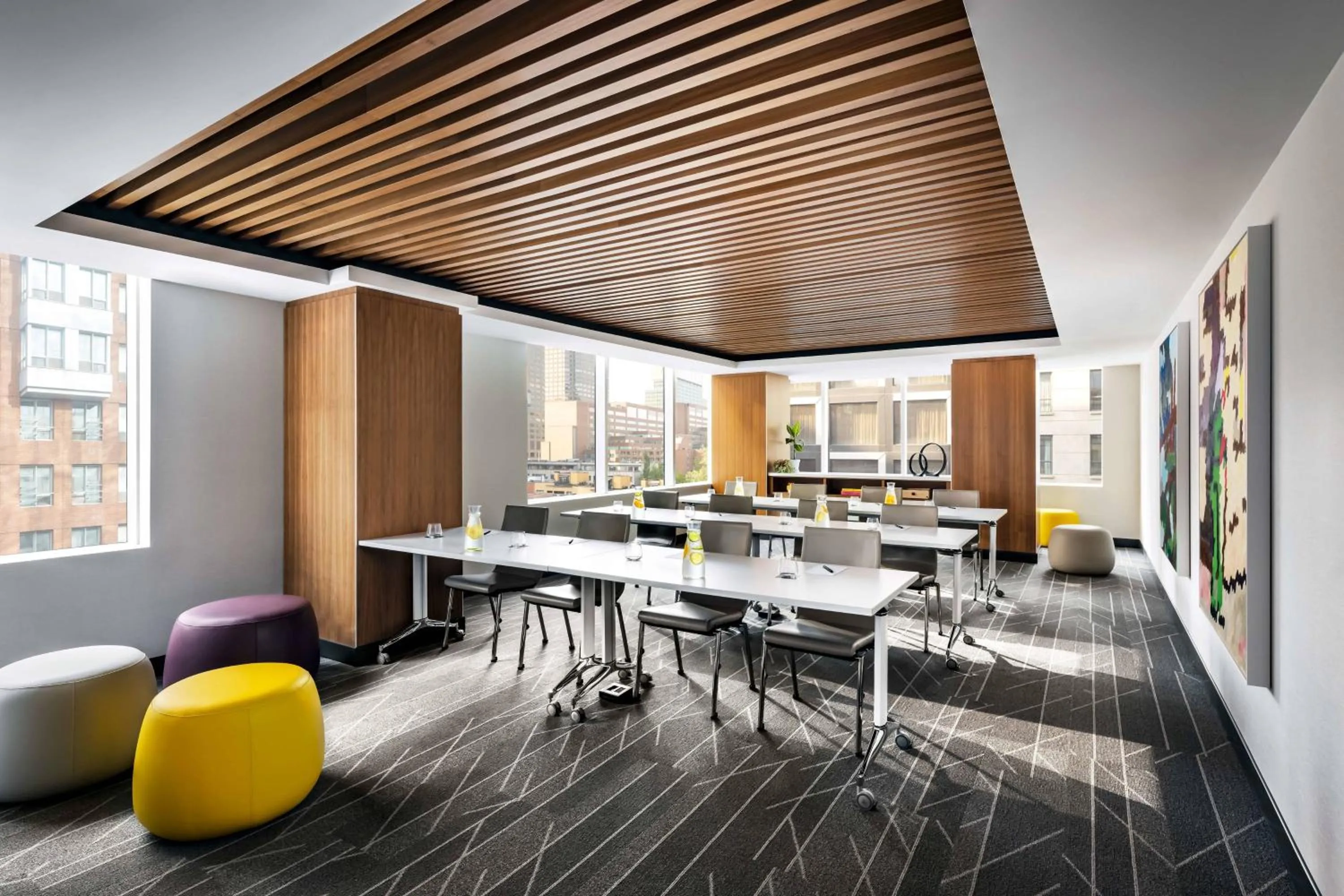 Meeting/conference room in Humaniti Hotel Montreal, Autograph Collection