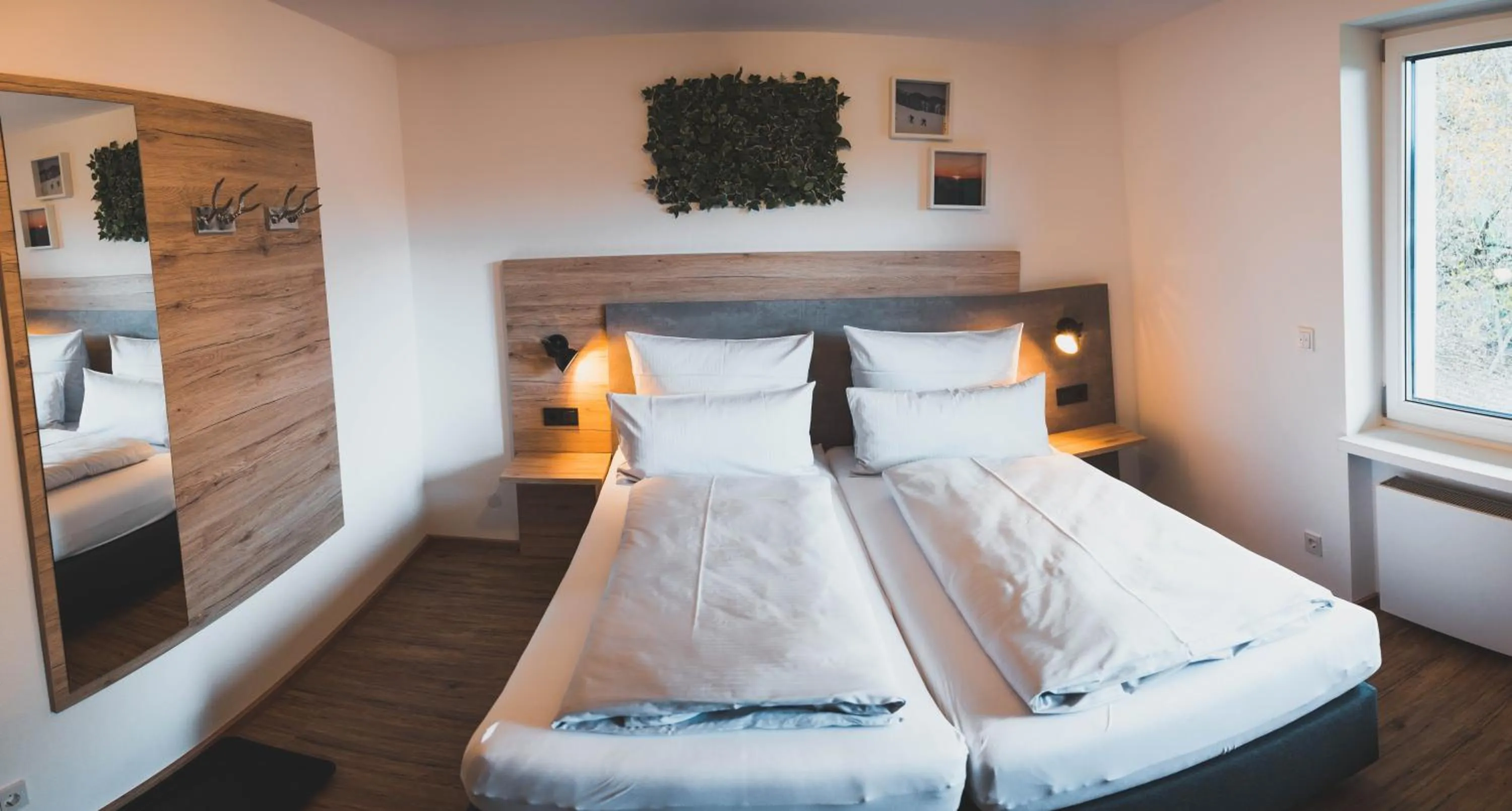 Photo of the whole room, Bed in Hotel verWeiler