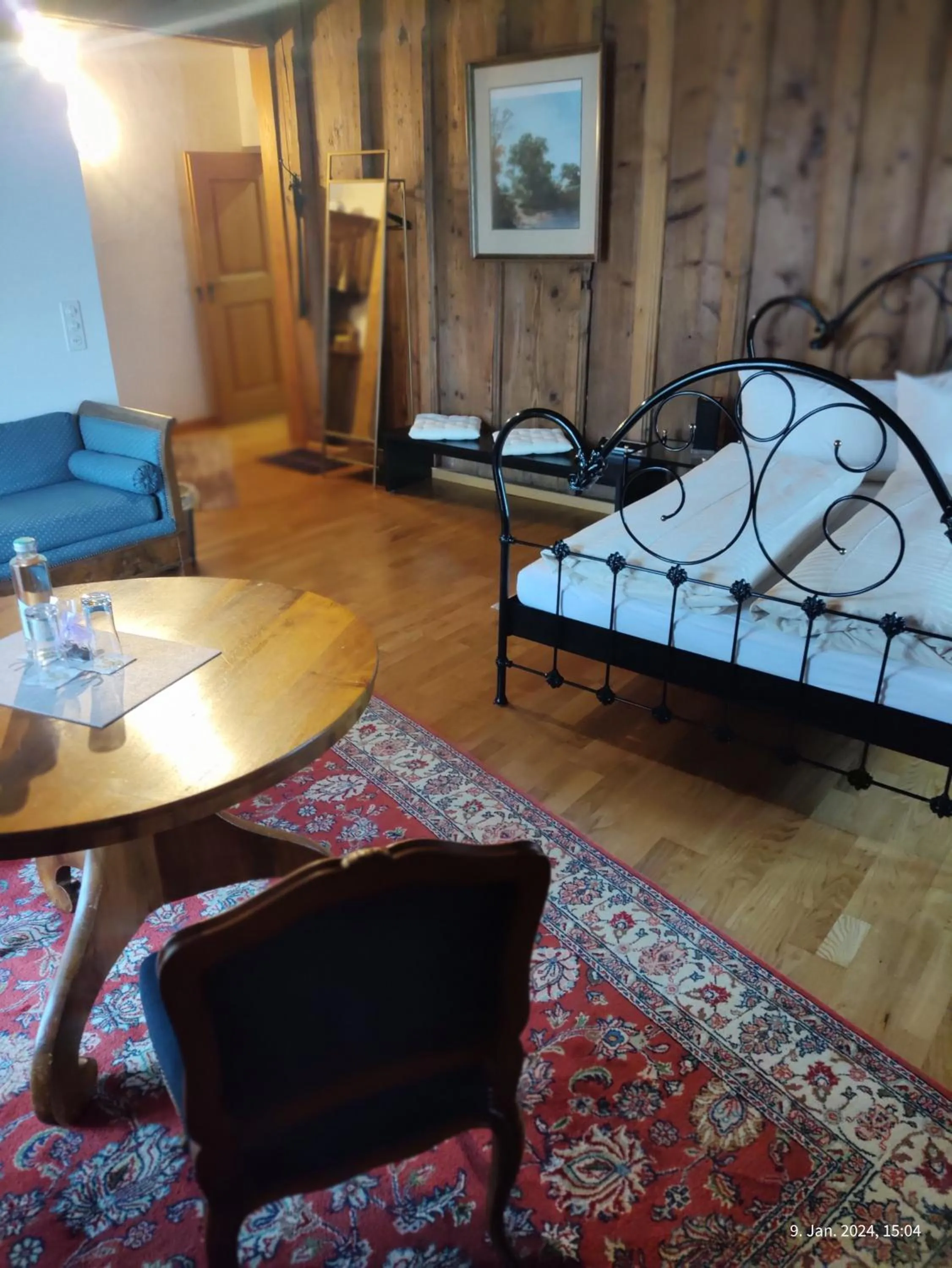 Bed in Gasthaus "Hotel Hirschen"