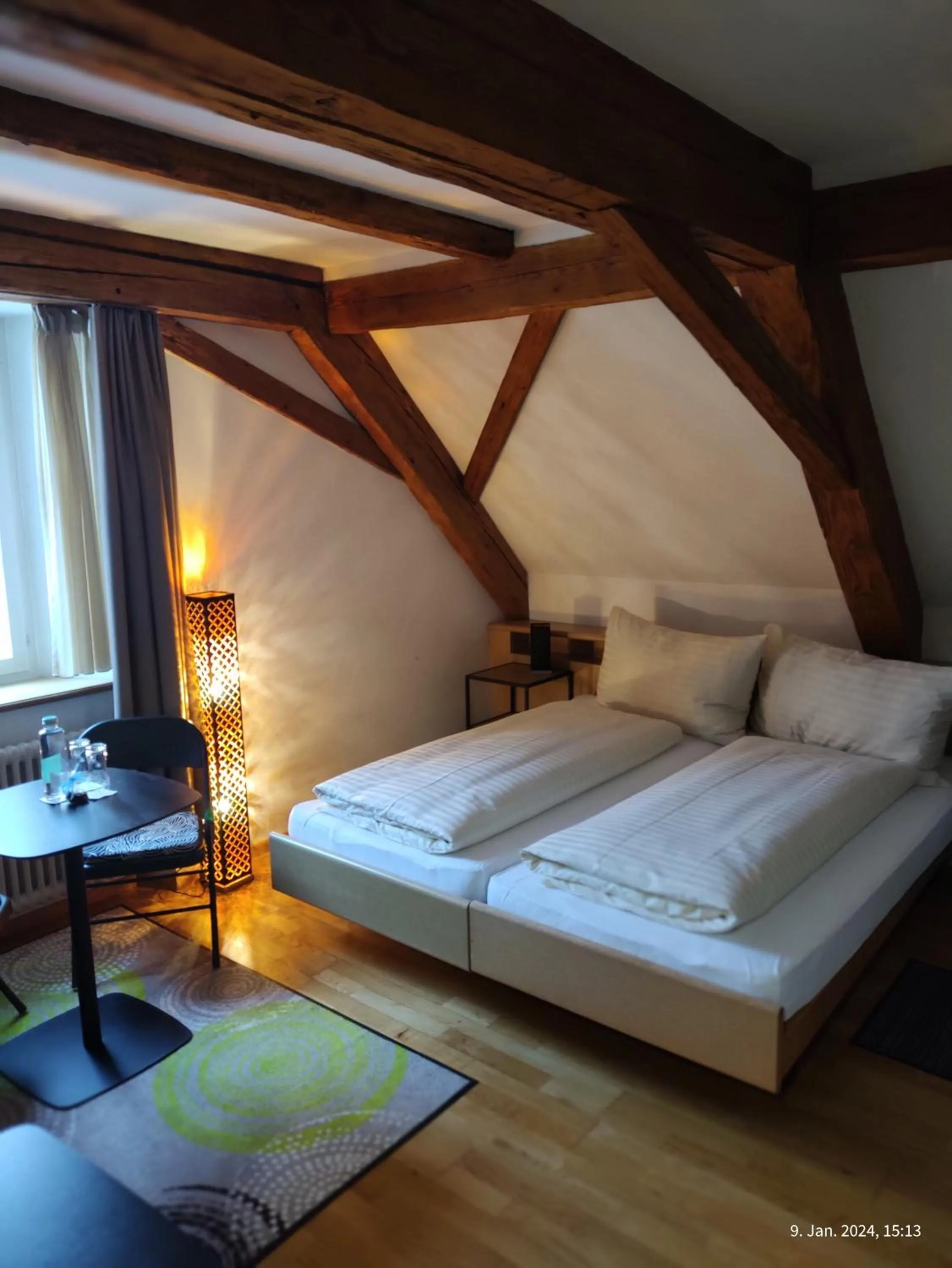 Bed in Gasthaus "Hotel Hirschen"