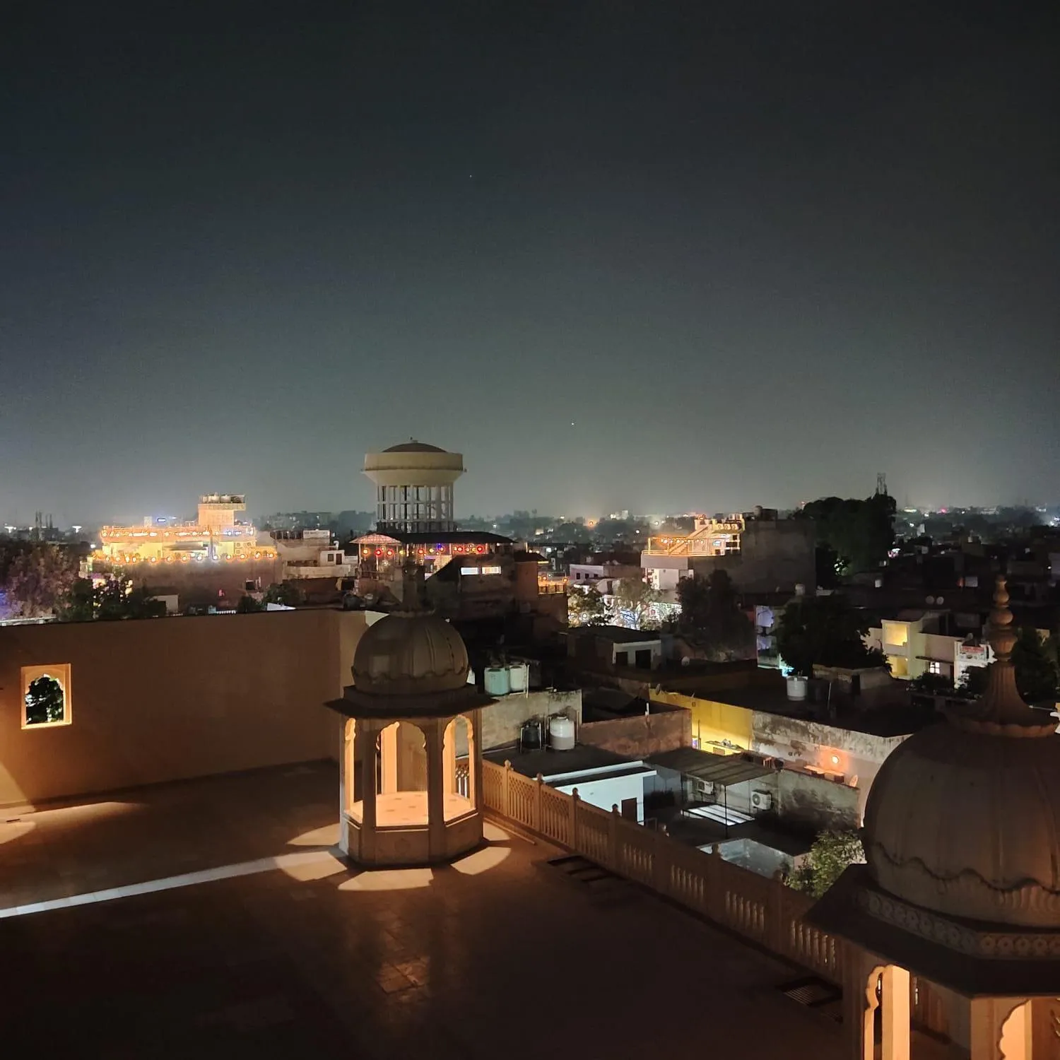 Night in The Taj Vista Agra -walking distance to Taj Mahal