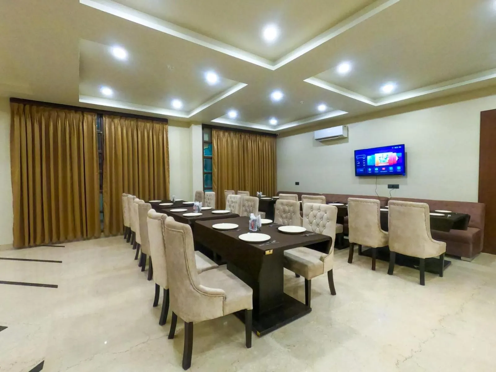 Seating area in The Taj Vista Agra -walking distance to Taj Mahal