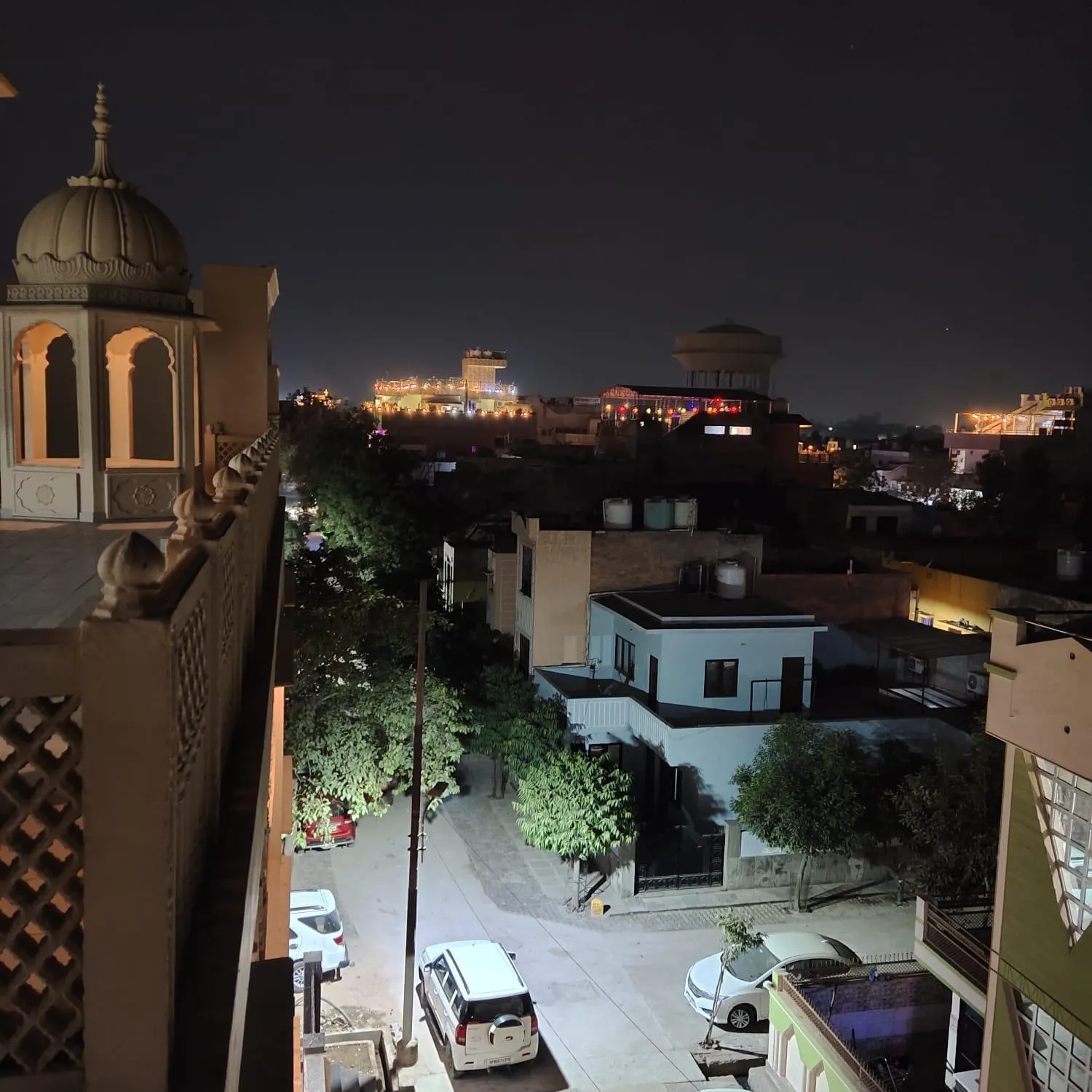 Property building in The Taj Vista Agra -walking distance to Taj Mahal