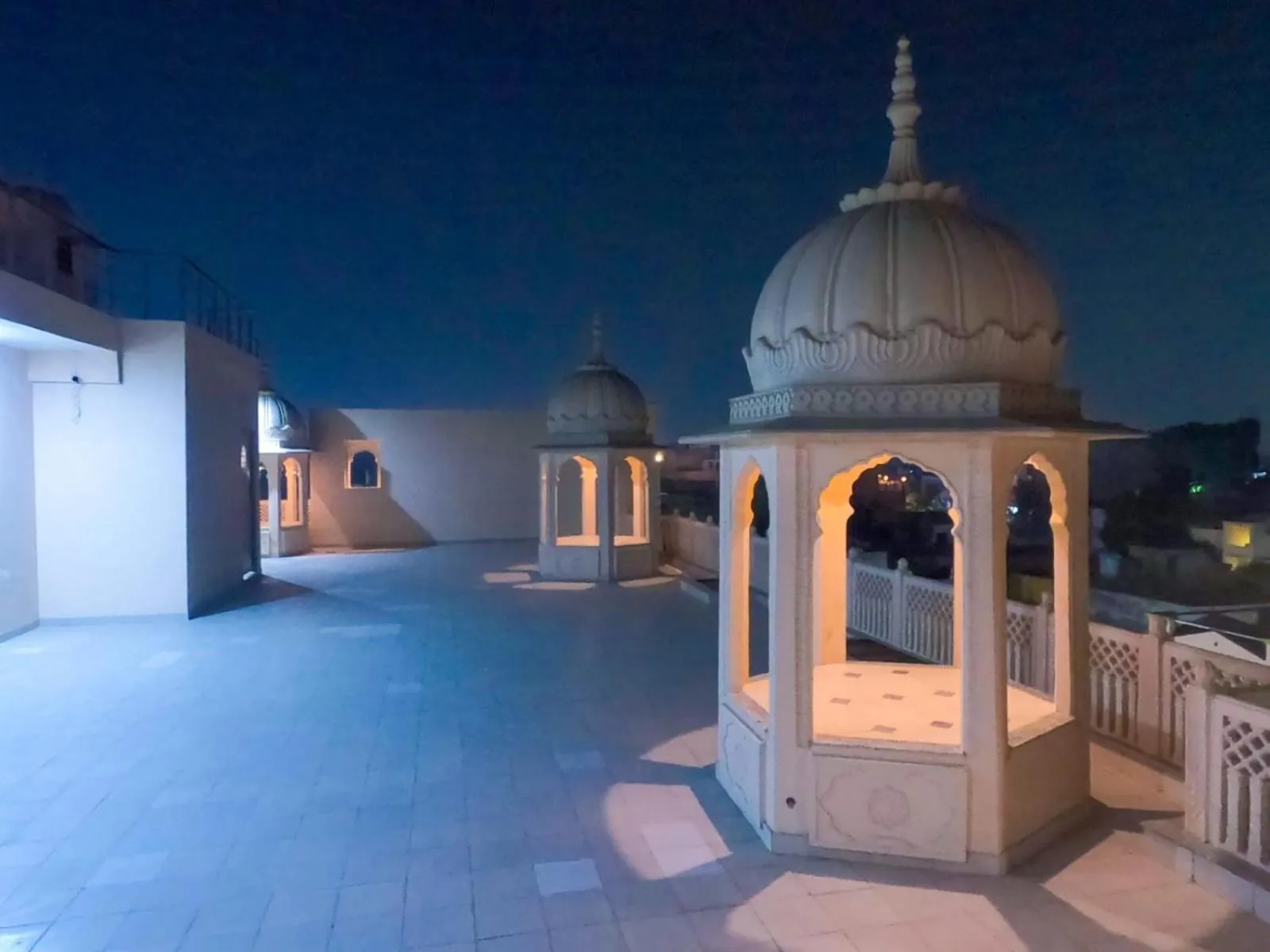 Night in The Taj Vista Agra -walking distance to Taj Mahal