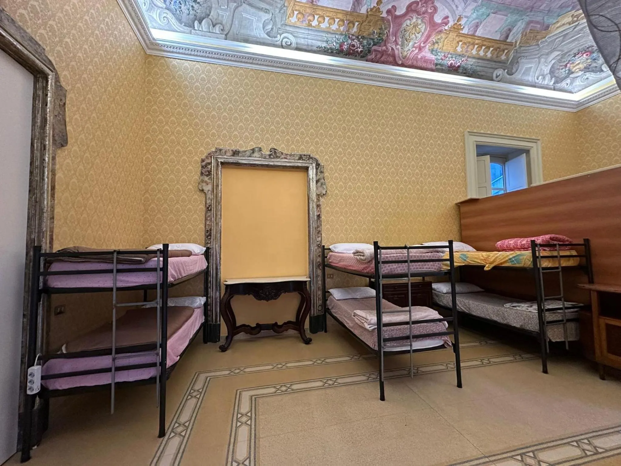 Bed in Salerno Experience Hostel