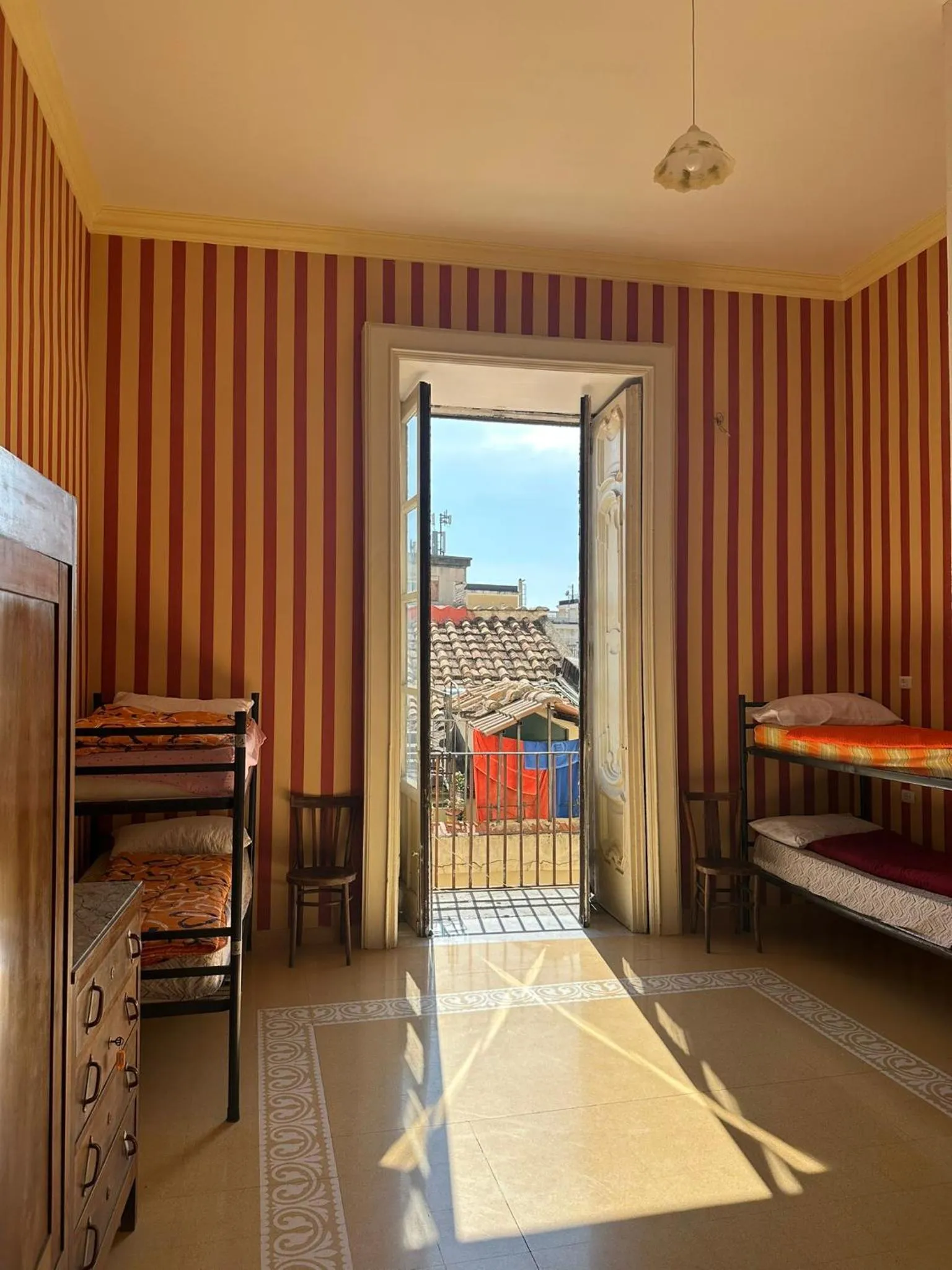 Bed in Salerno Experience Hostel