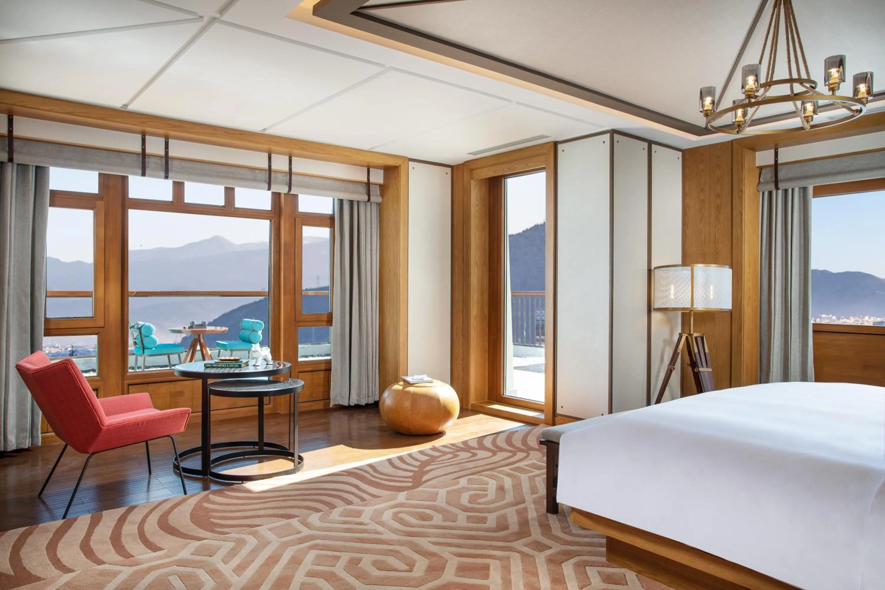 Photo of the whole room, Bed in Hotel Indigo Diqing Moonlight City by IHG