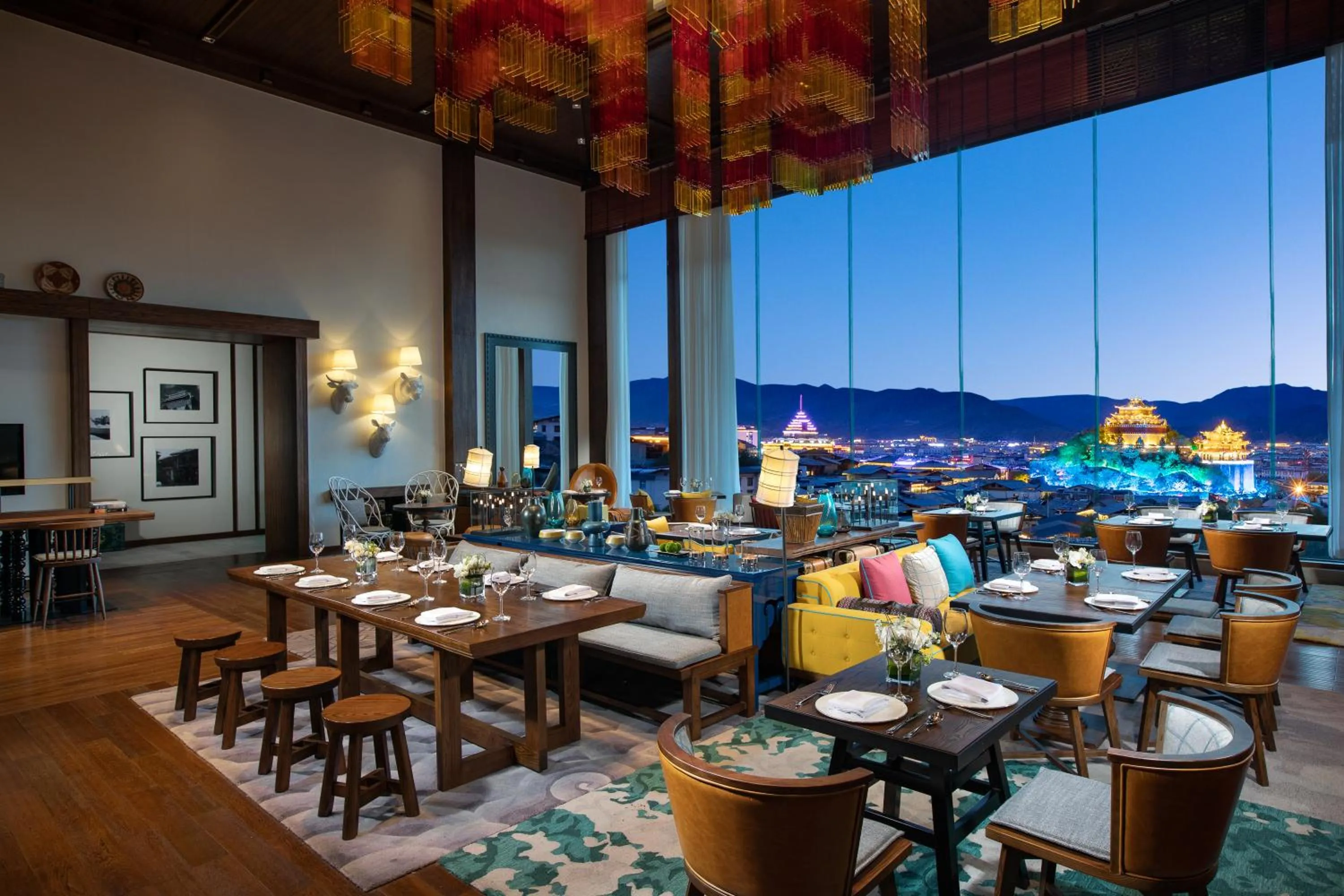 Restaurant/places to eat in Hotel Indigo Diqing Moonlight City by IHG