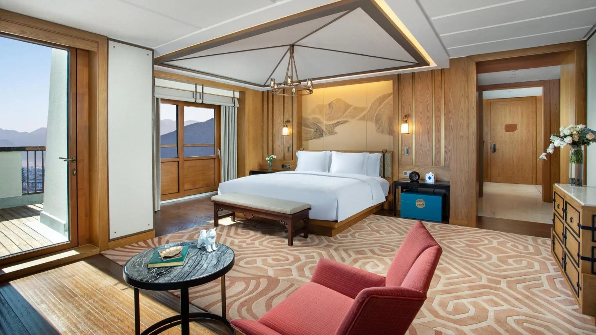 Photo of the whole room, Bed in Hotel Indigo Diqing Moonlight City by IHG